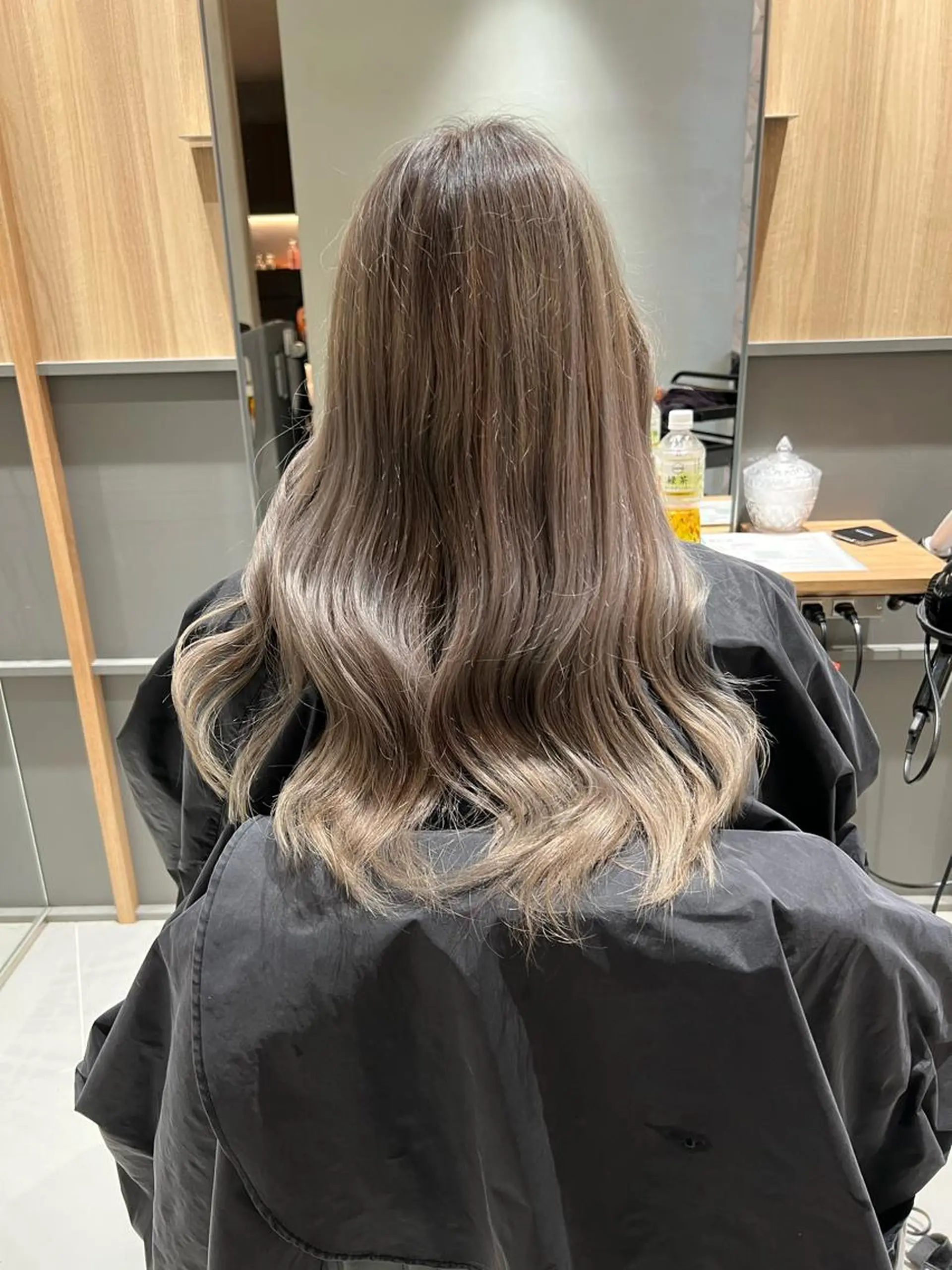 セミロング カラー ベージュカラー ミルクティーベージュ 髪質改善 トリートメント 🦄Rena 🦄のヘアスタイル