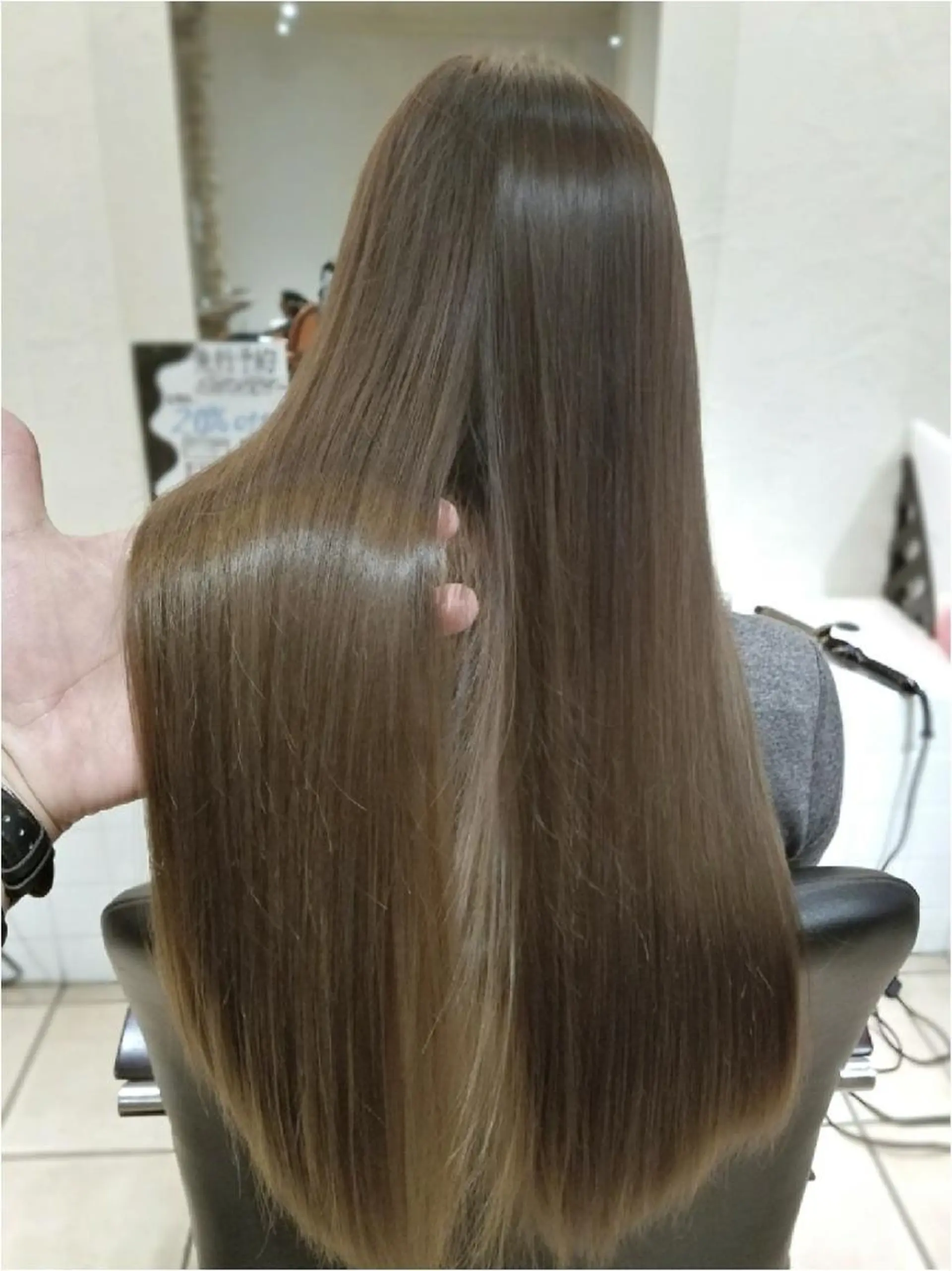 ロング カラー アッシュ ベージュカラー 【髪質改善美容師】t occa茨木篠原健太のヘアスタイル