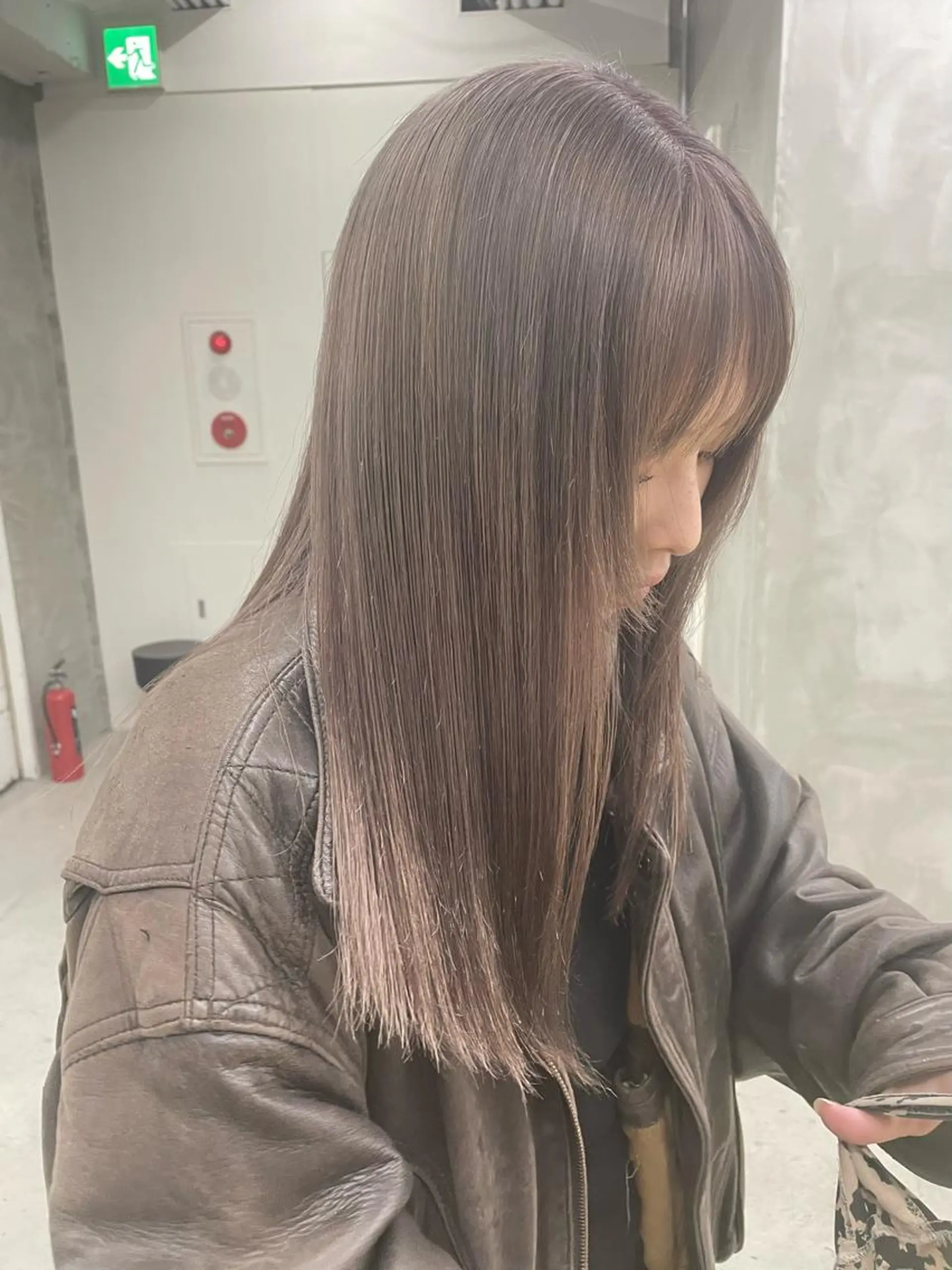 ロング カラー パーマ ヘアアレンジ メンズ メンズバレイヤージュ メンズブリーチ センターパート フェードカット メンズハイライト ヘアカラー トリートメント ハイトーン/レイヤー 🌸さくらのヘアスタイル