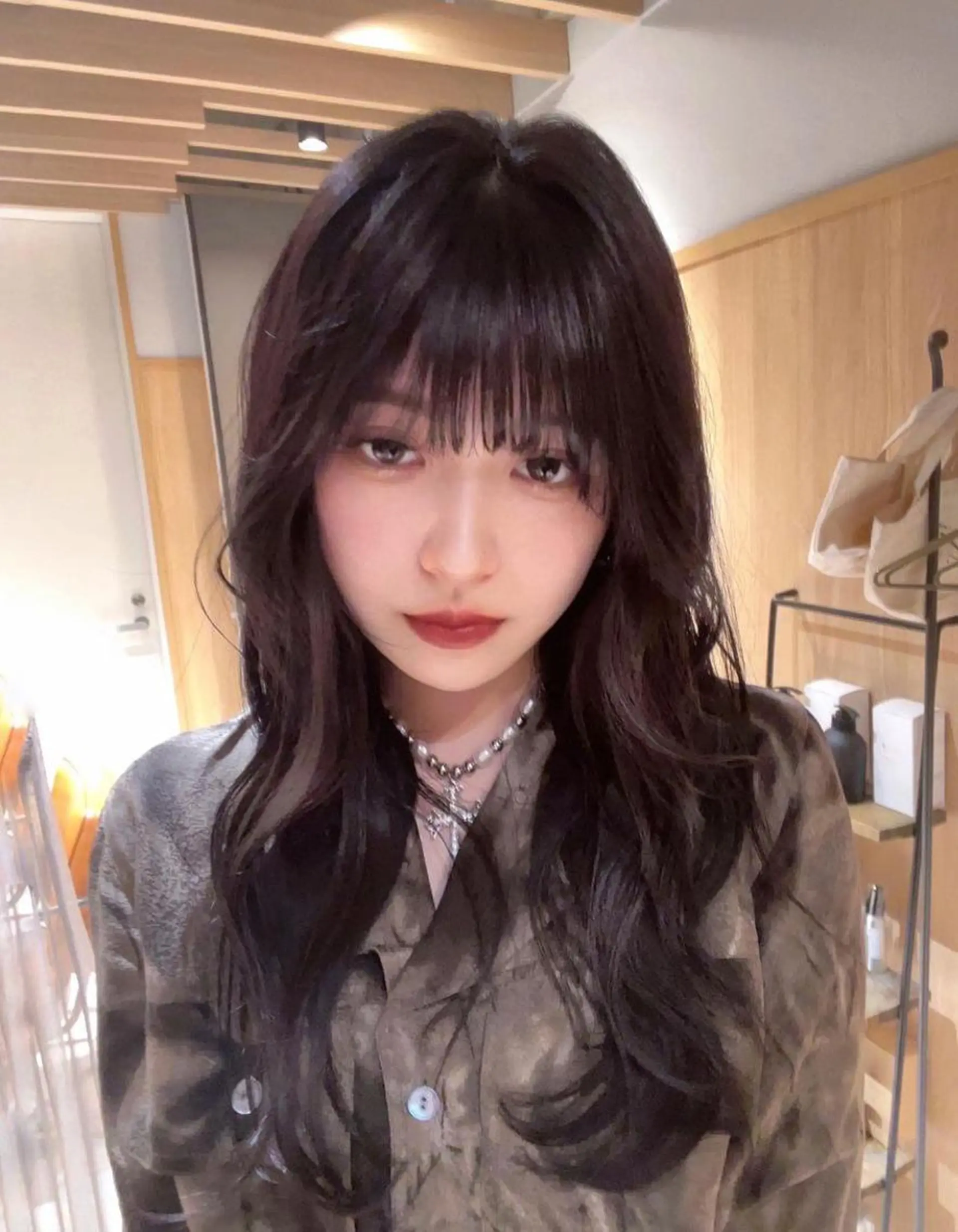 i.+OSAKA所属・【大阪】縮毛矯正×ハ イトーン✨のヘアスタイル