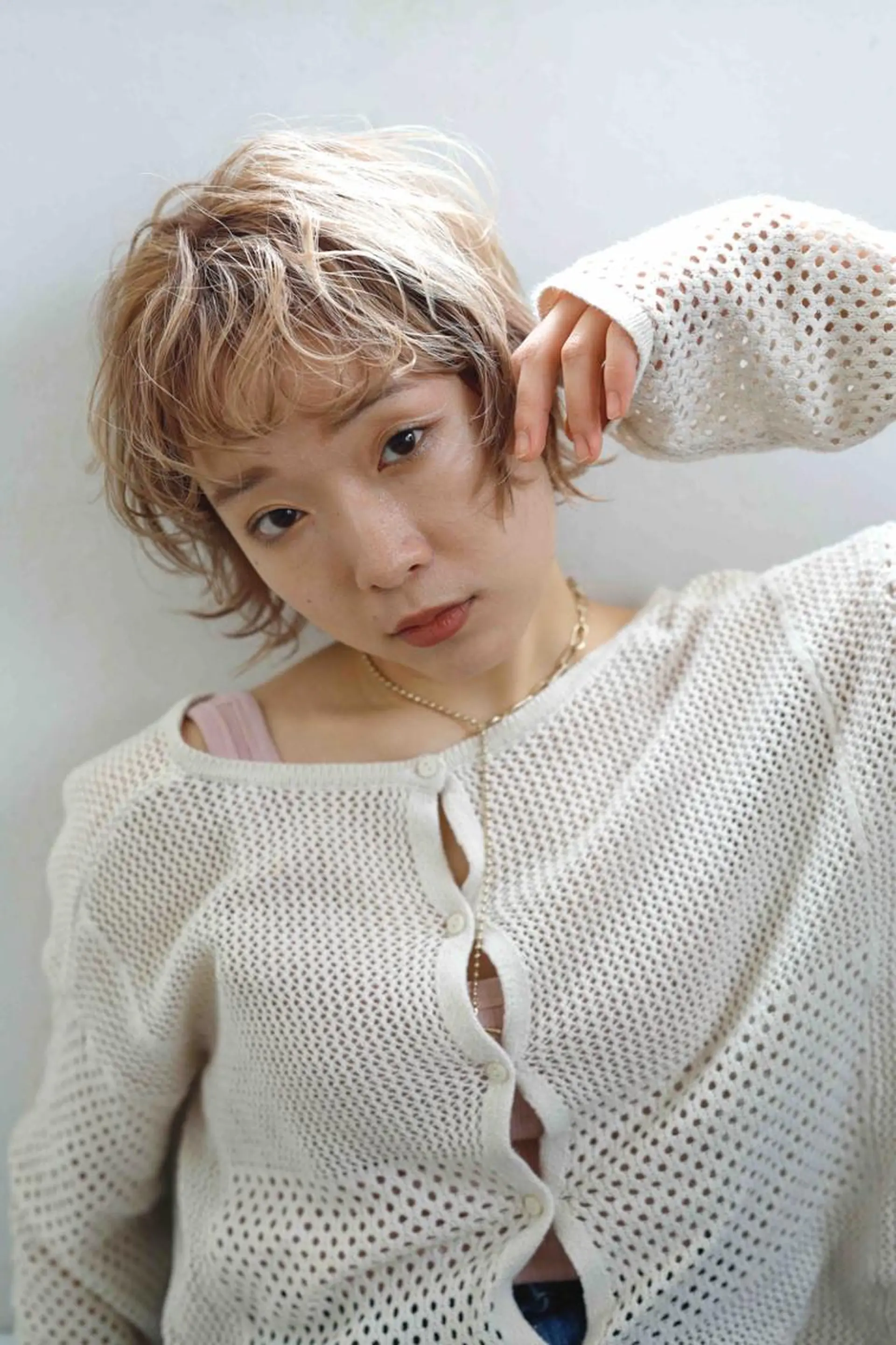 ショート カラー パーマ アディクシーカラー ベージュカラー ケアカラー 透明感カラー イヤリングカラー カット トリートメント ヘアケア特化型サロン newi 梅田のヘアスタイル