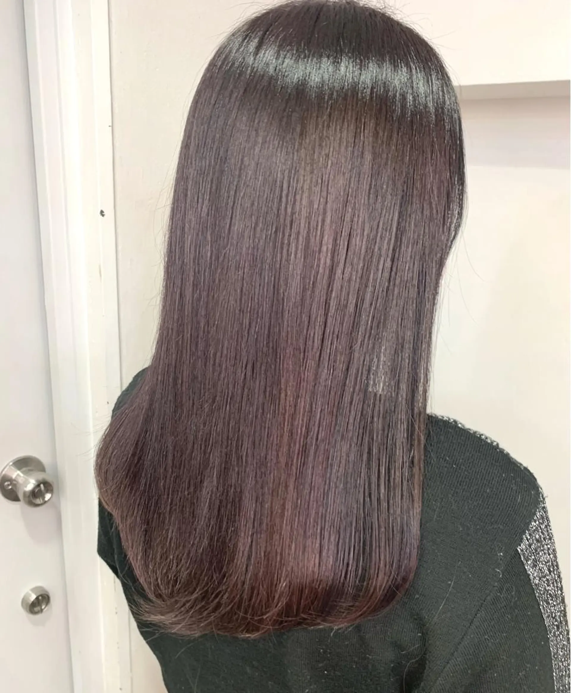 カラー レイヤーカット、 大人可愛い　中村美羅のヘアスタイル