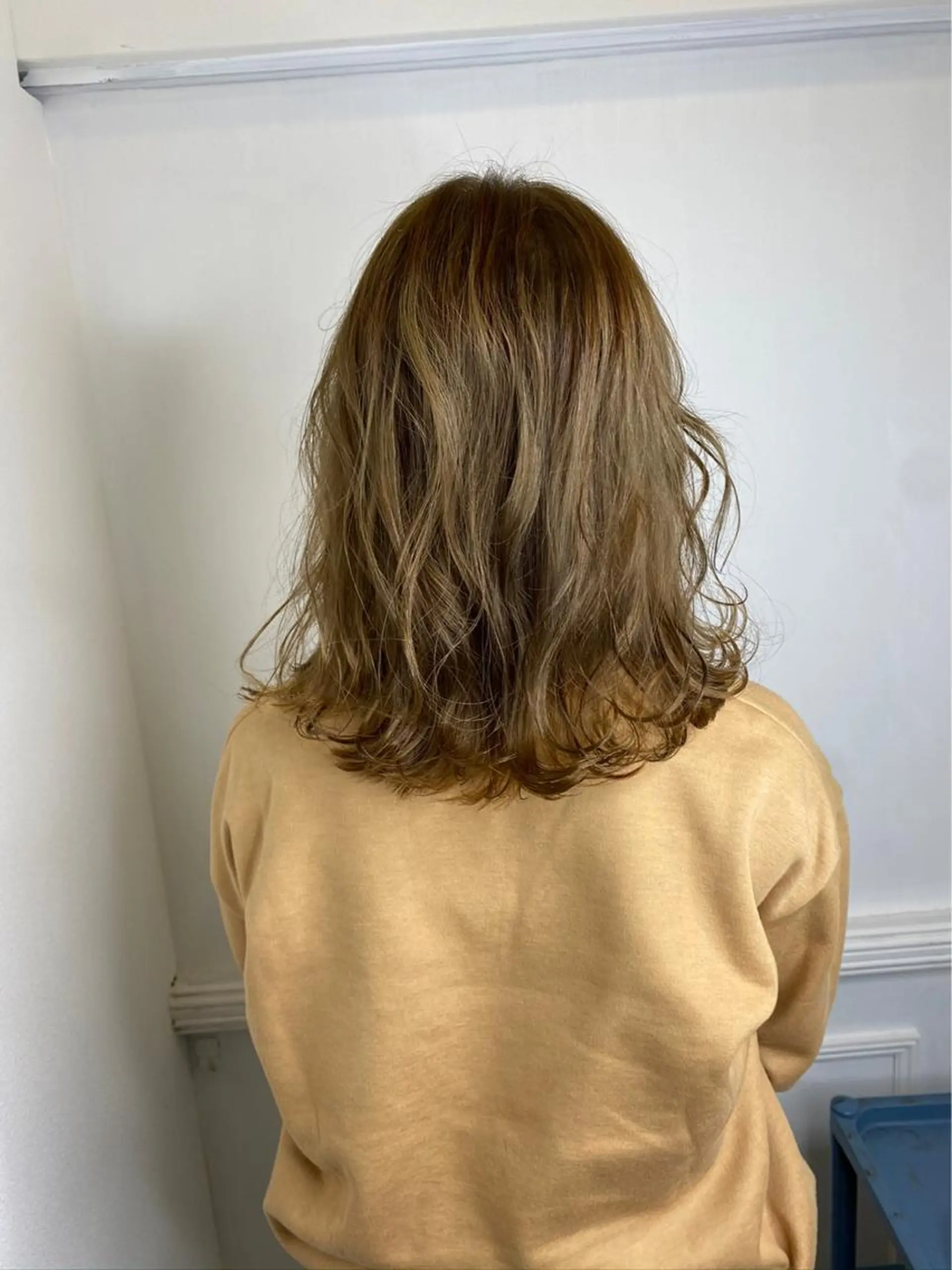 ミディアム カラー リルウヘアー 天王寺のヘアスタイル