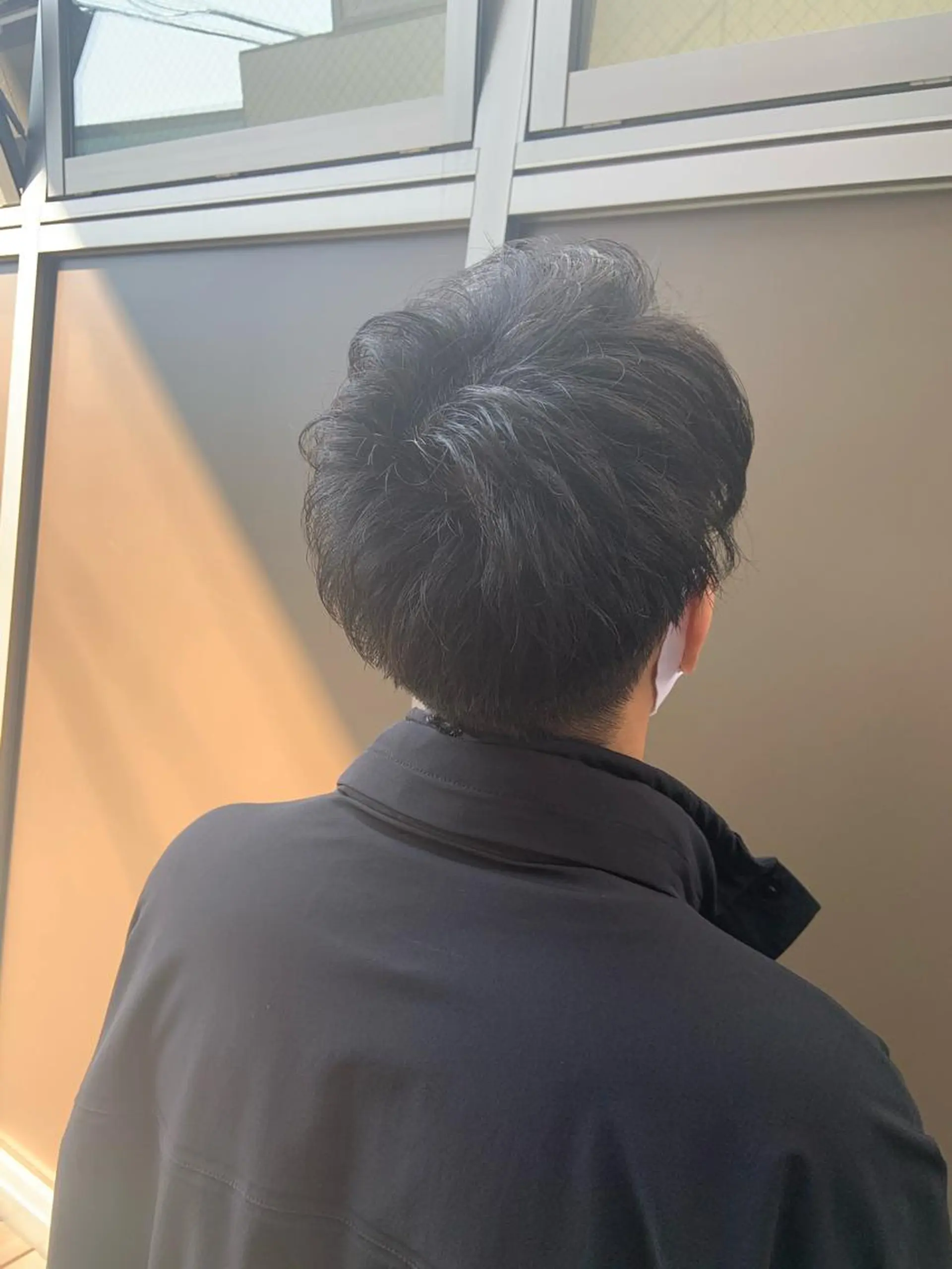 ショート カラー パーマ メンズ ハイトーンカラー🤍 山下 優華のヘアスタイル