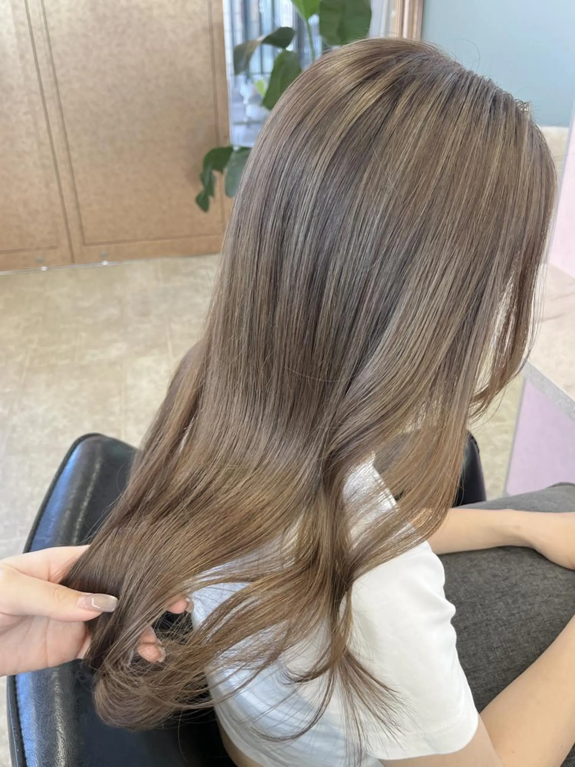 セミロング ヘアカラー MATTY rioのヘアスタイル