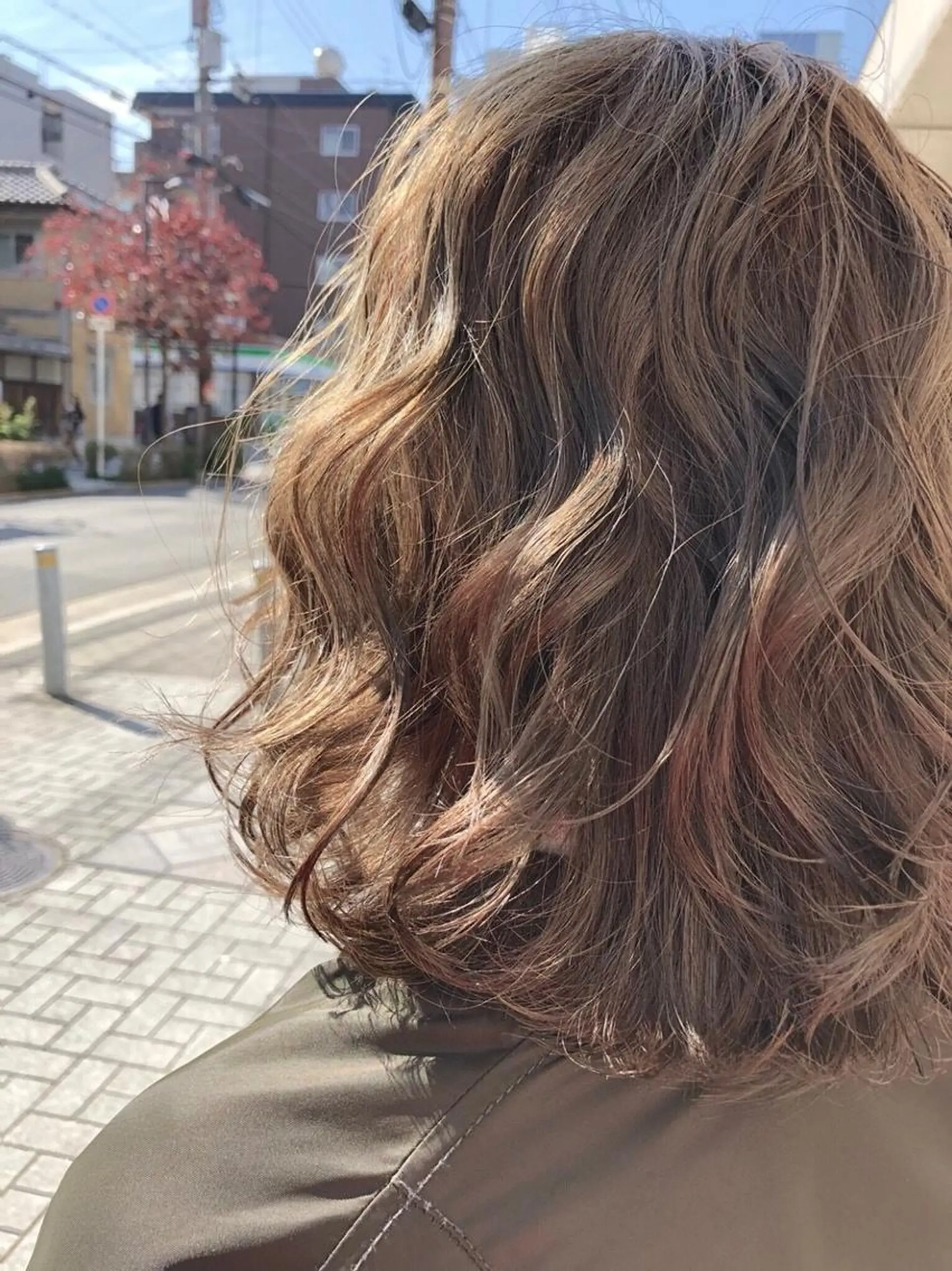 カラー シールエクステ/ ハイトーンカラーのヘアスタイル