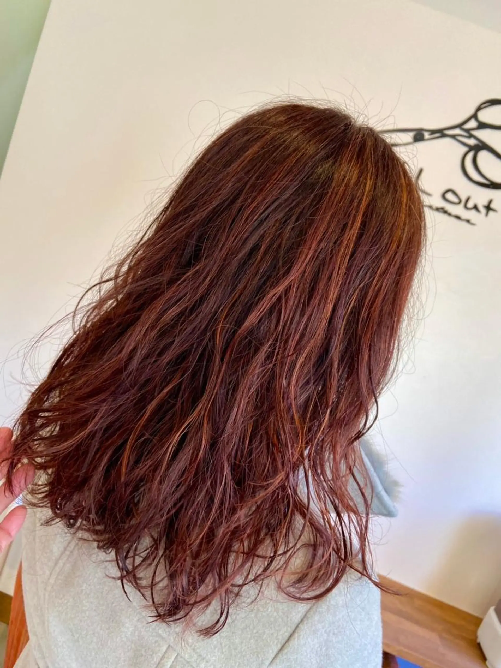 セミロング カラー デザインカラー chill out 南塚口本店のヘアスタイル