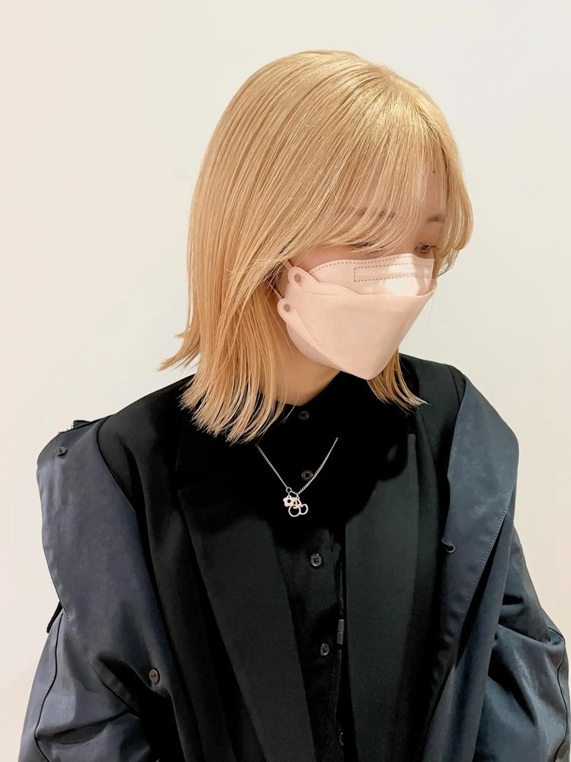 カラー 切りっぱなしボブ ブロンド ボブ MARU レイヤー/パーマのヘアスタイル