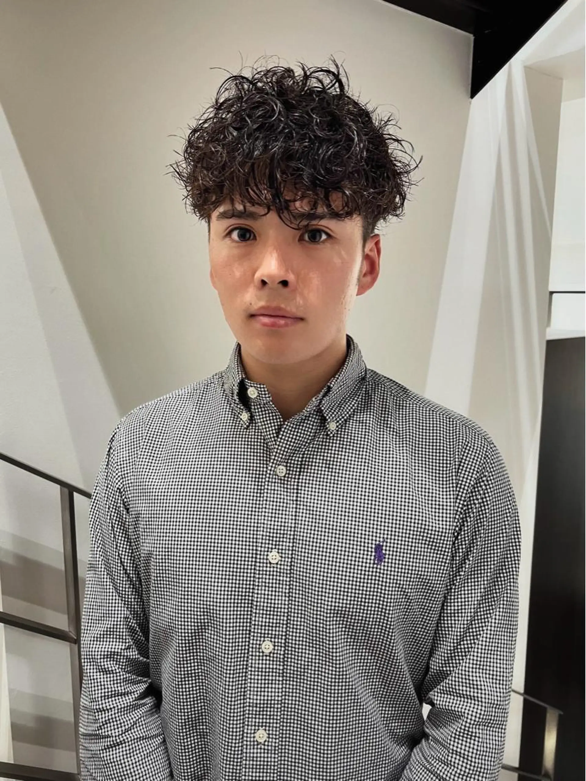 パーマ メンズ メンズパーマ ツイストスパイラルパーマ スパイラルパーマ カット パーマ Qin shaire salon 原宿verno店所属・【センターパート】 ETO／江藤翼の眉毛・アイブロウイメージ