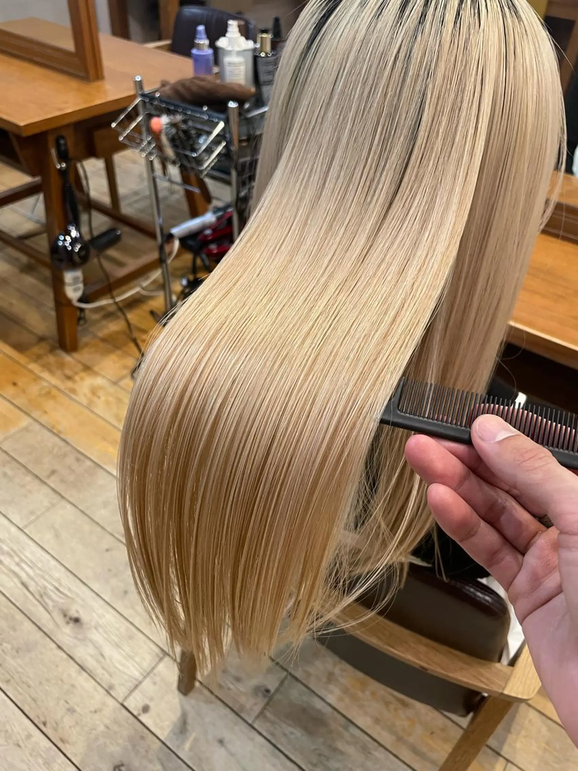 セミロング カラー youres hair はなれ店所属・髪質改善🌸縮毛矯正 専門家💖後藤のヘアスタイル