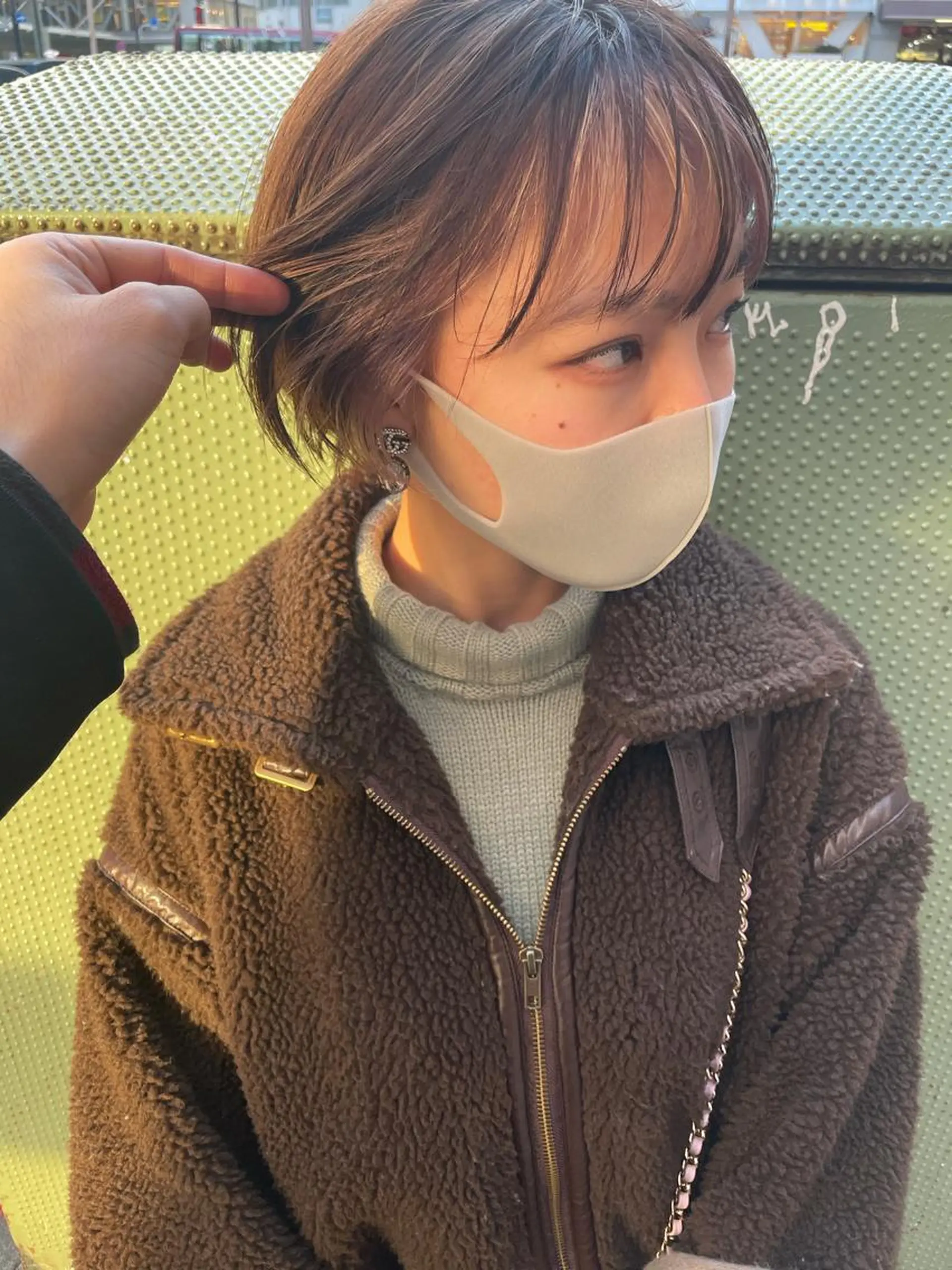 ショート カラー ケアブリーチ/ エクステ/レイヤーのヘアスタイル