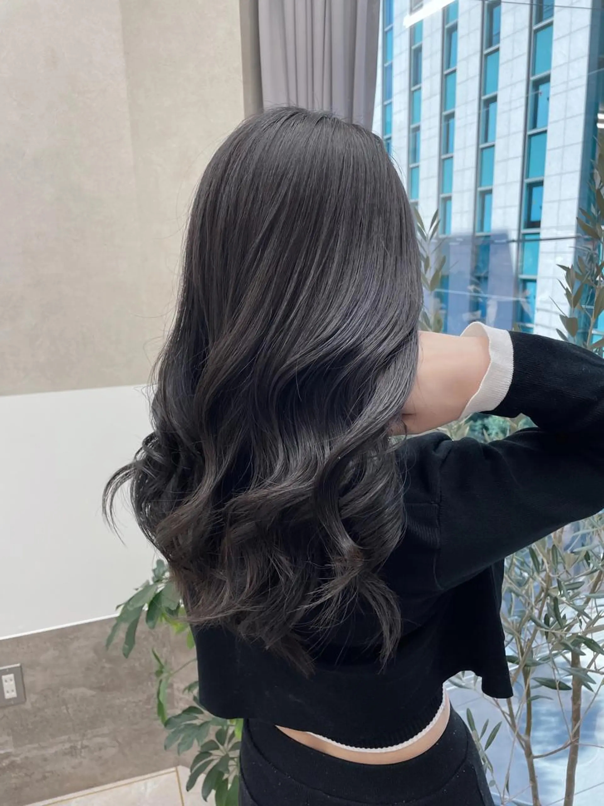 ロング カラー アッシュ 透明感カラー イルミナカラー カット ヘアカラー トリートメント _WHITE 天神店 YUMEKA🐻のヘアスタイル