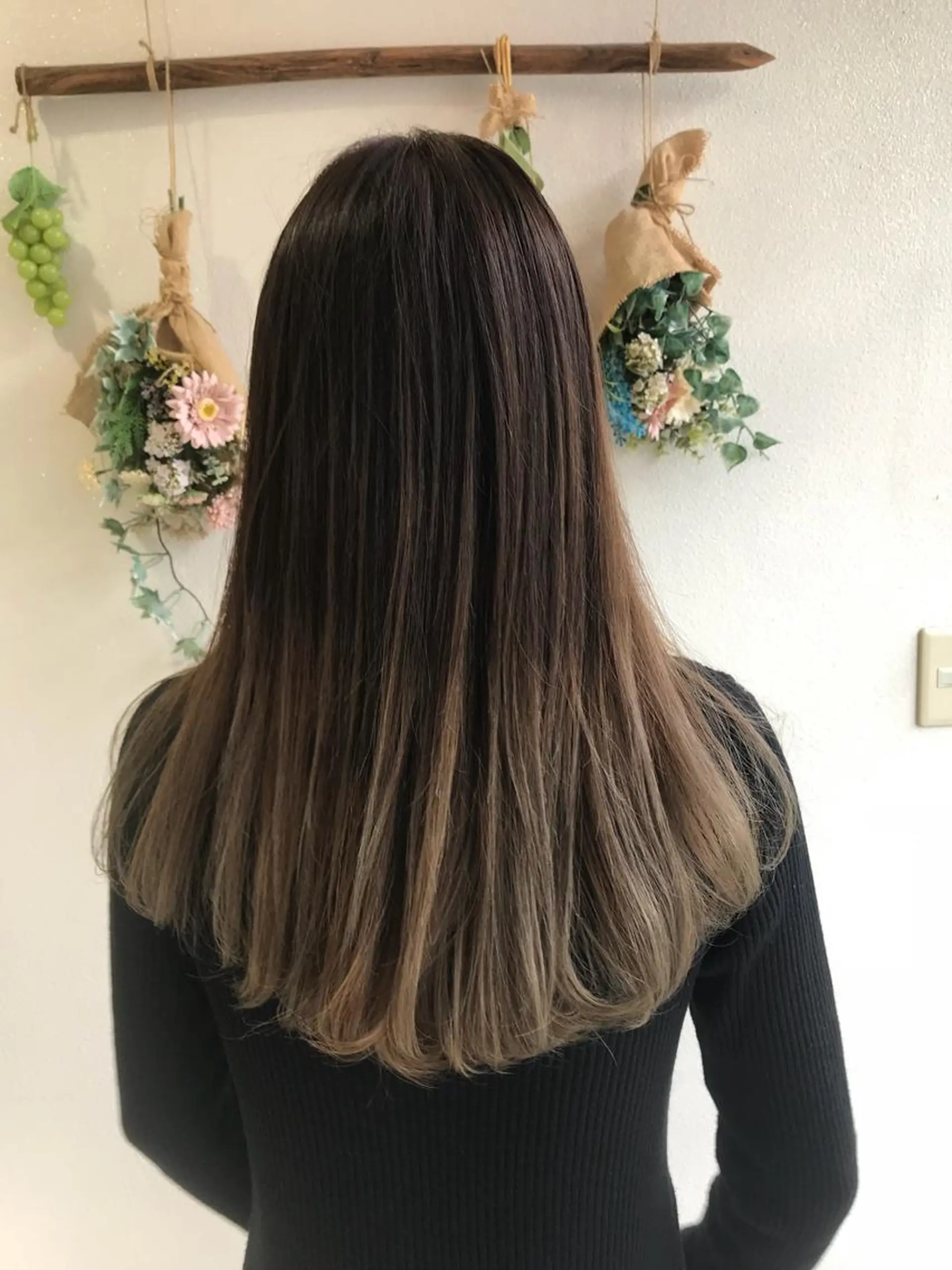 セミロング 松本 美香のヘアスタイル