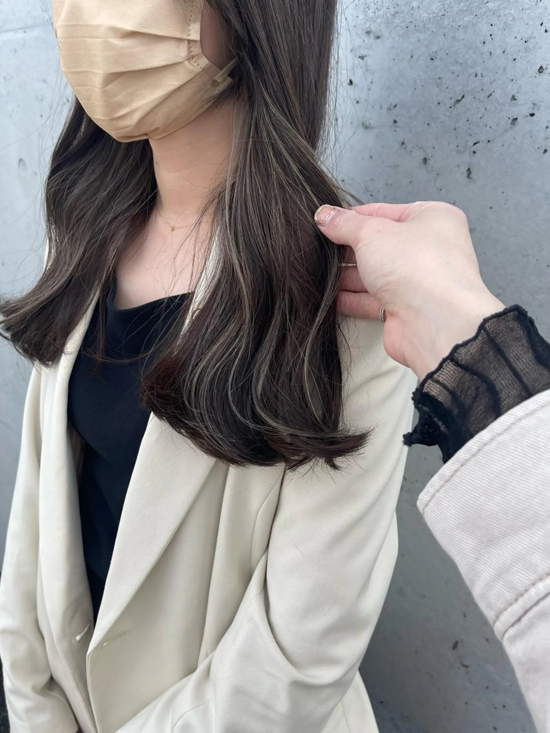 ロング ハイライト hyphen《ハイフン》所属・市村 香多のヘアスタイル