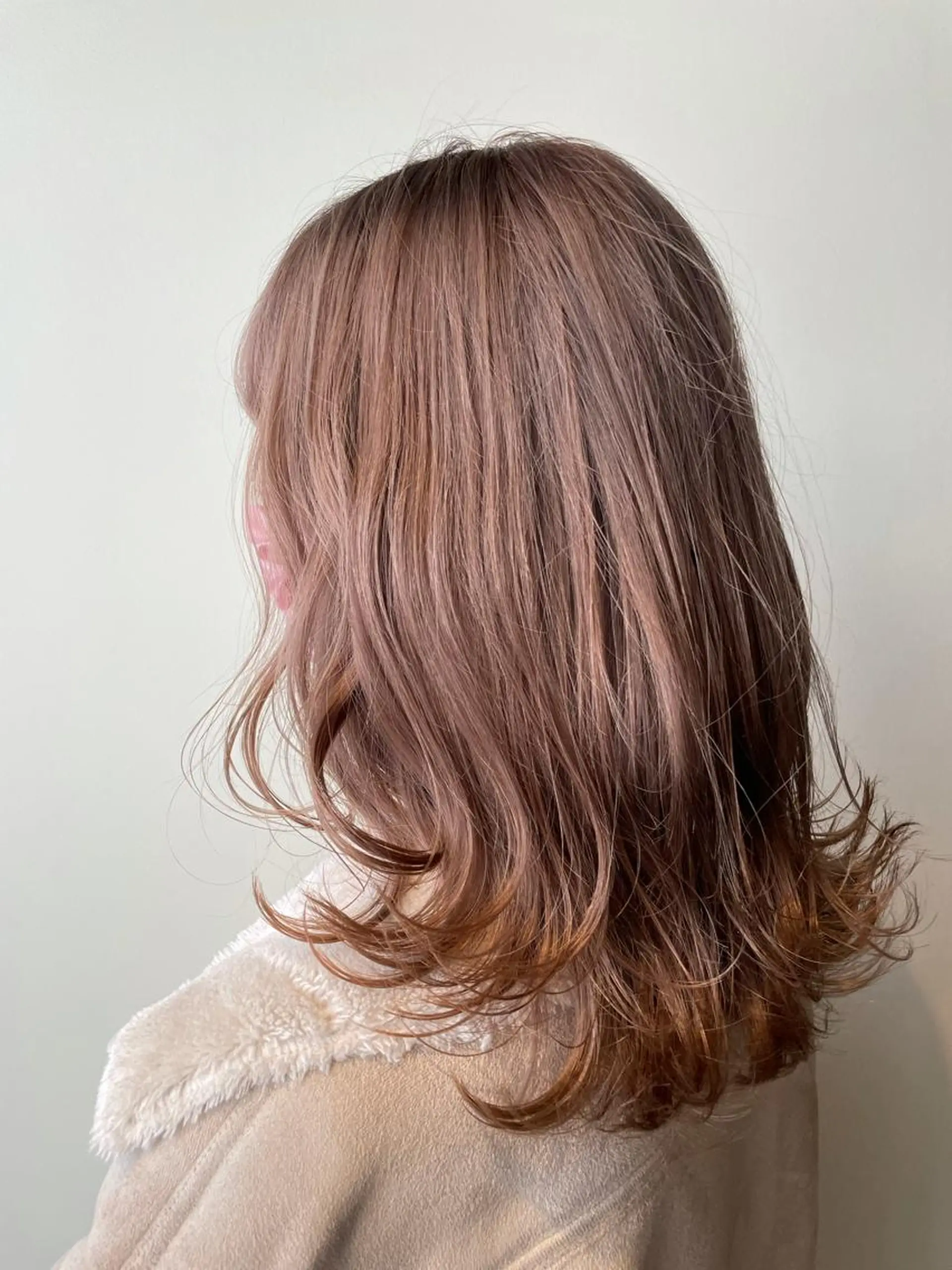 セミロング カラー ベージュカラー カット ヘアカラー トリートメント ヘアセット レイヤー/艶カラー 🫧守利のヘアスタイル