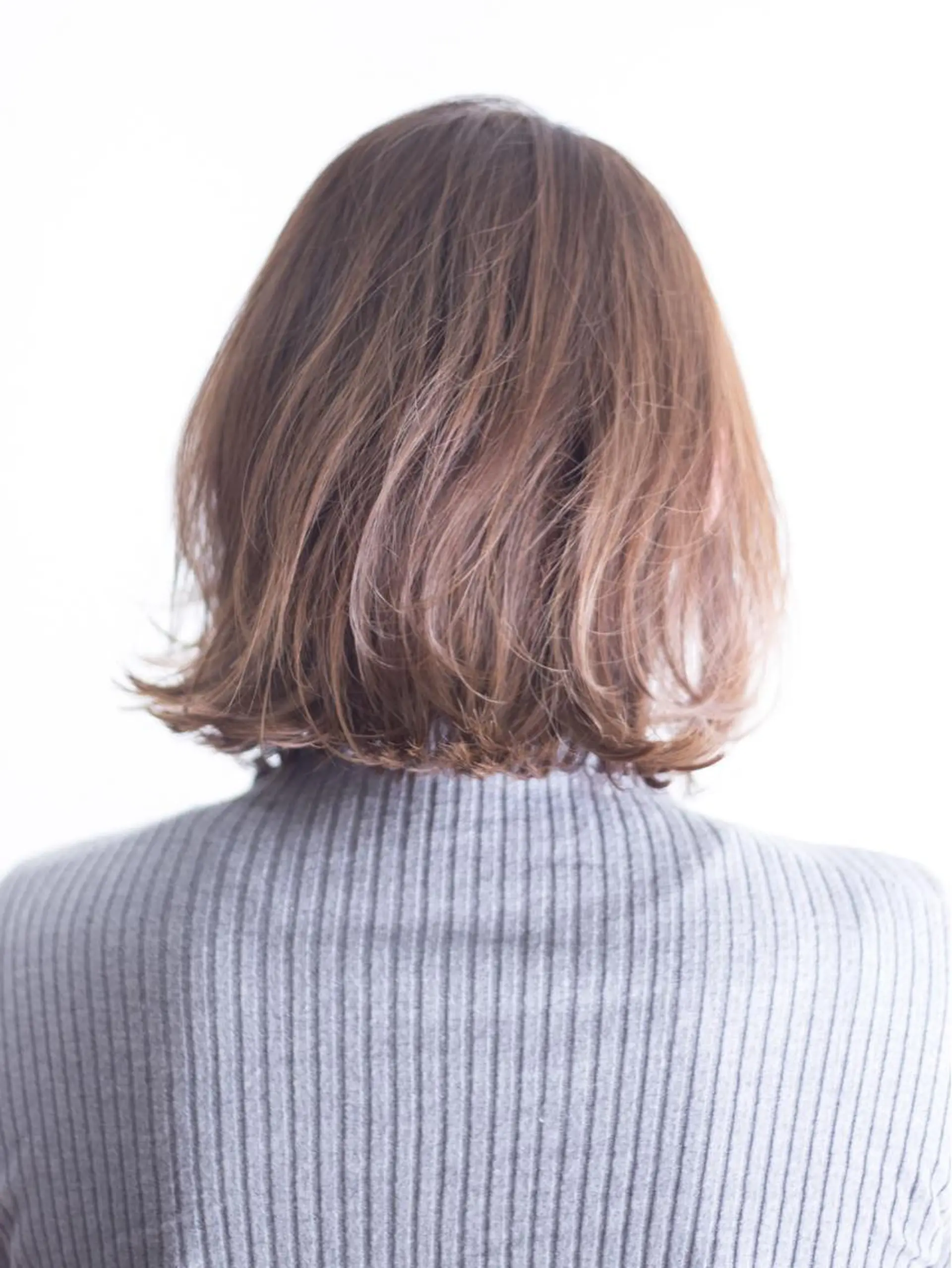 ショート カラー 透明感カラー グレージュ カット ヘアカラー トリートメント つむじ所属・大西 祐輔のヘアスタイル