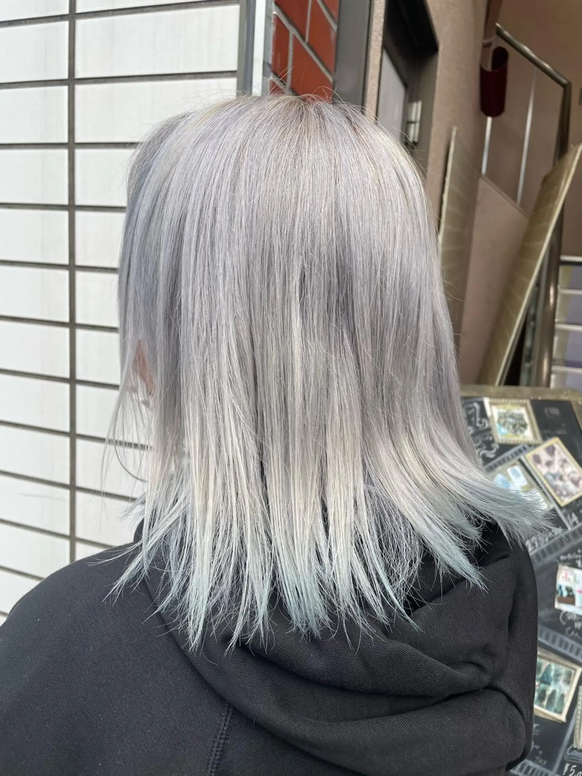 ミディアム カラー ブリーチ ケアブリーチ 👑派手髪/カット 👑ANRYのヘアスタイル