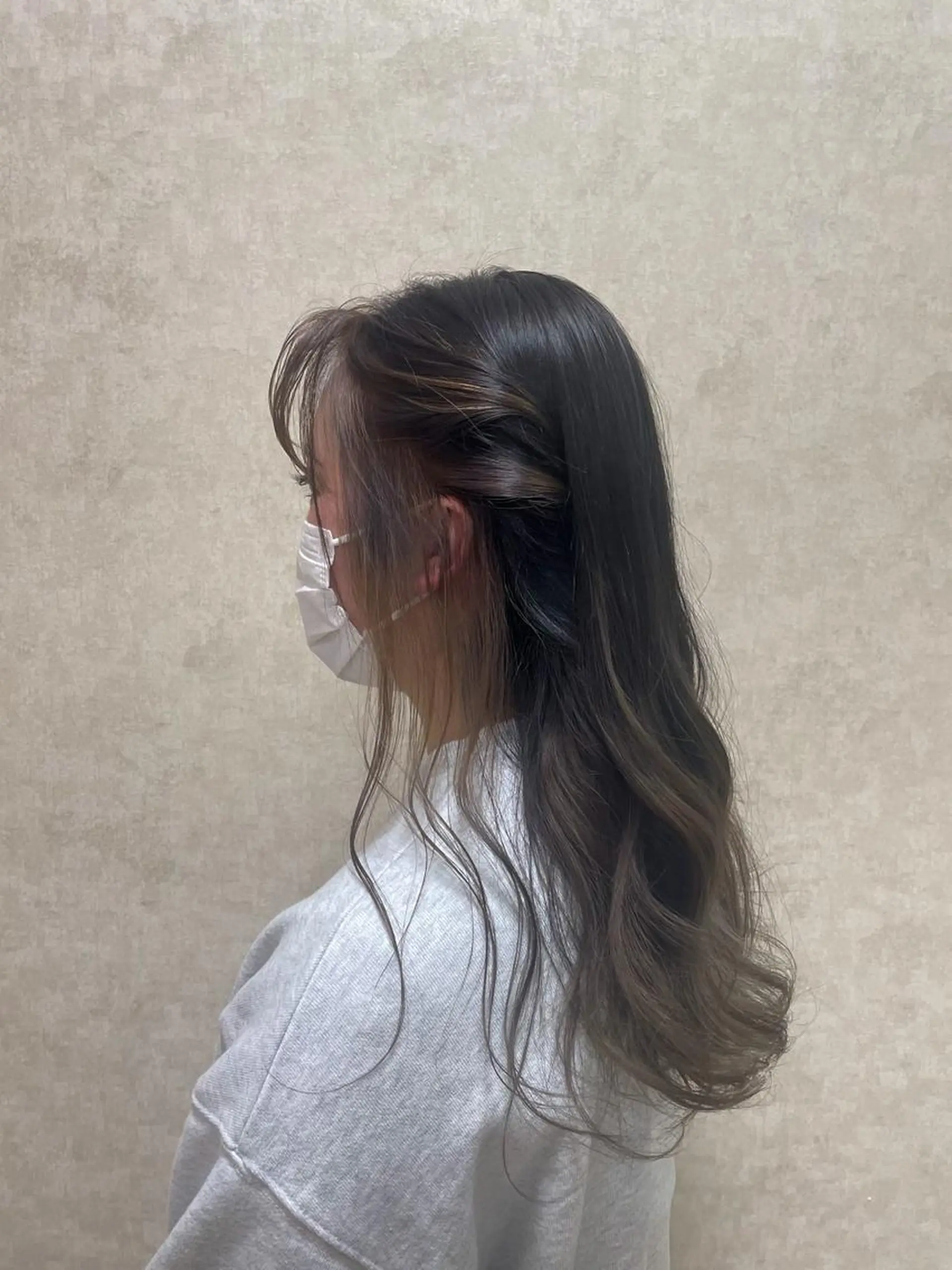 ロング ミストバング N＋所属・前田 菜奈子のヘアスタイル