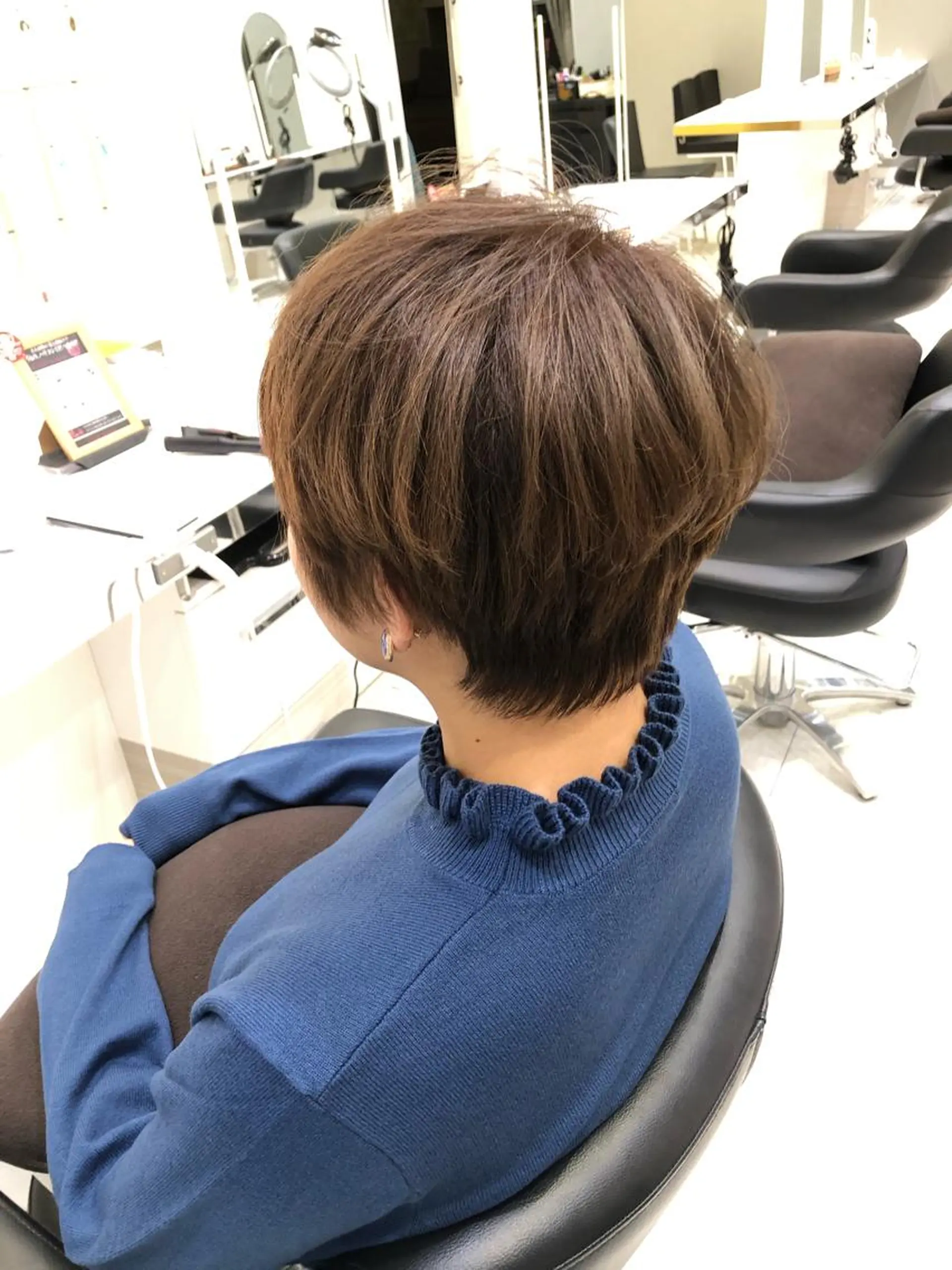 ショート 岸 保奈美のヘアスタイル
