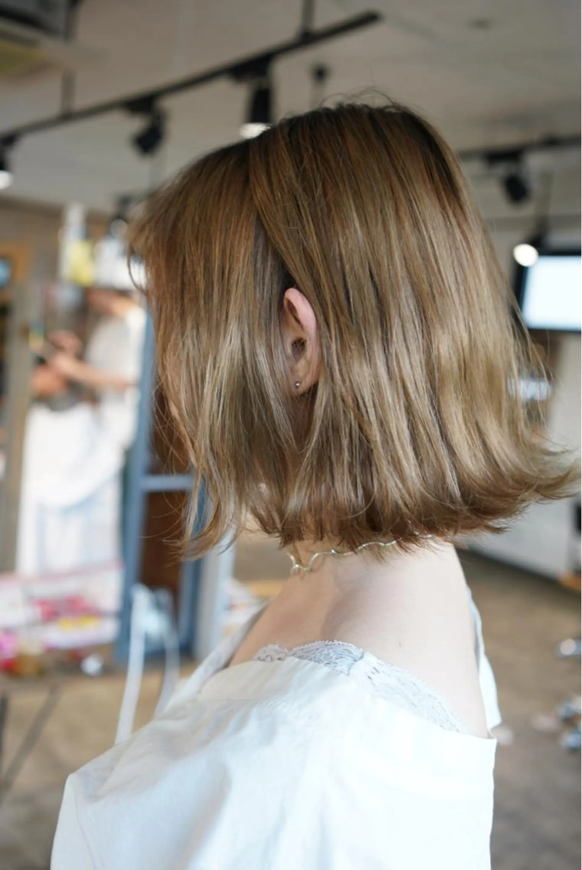 ミディアム カラー ハイトーン/レイヤー /ケアブリーチ石川治のヘアスタイル