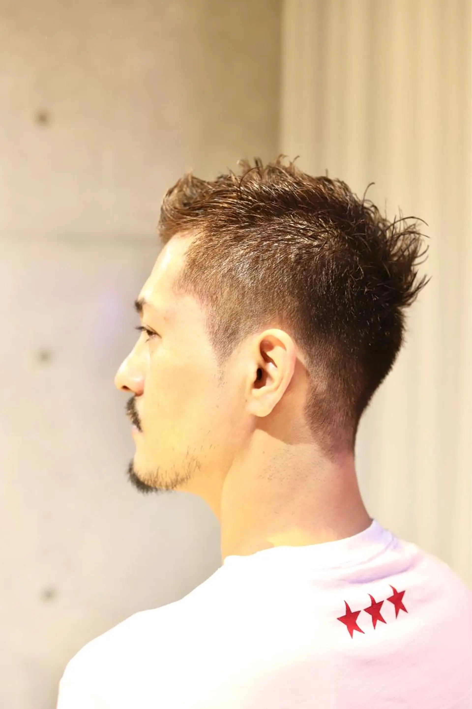 ショート カラー メンズ メンズブリーチ ブリーチ グレージュ ブリーチなしカラー アドミラルYoshi oのヘアスタイル