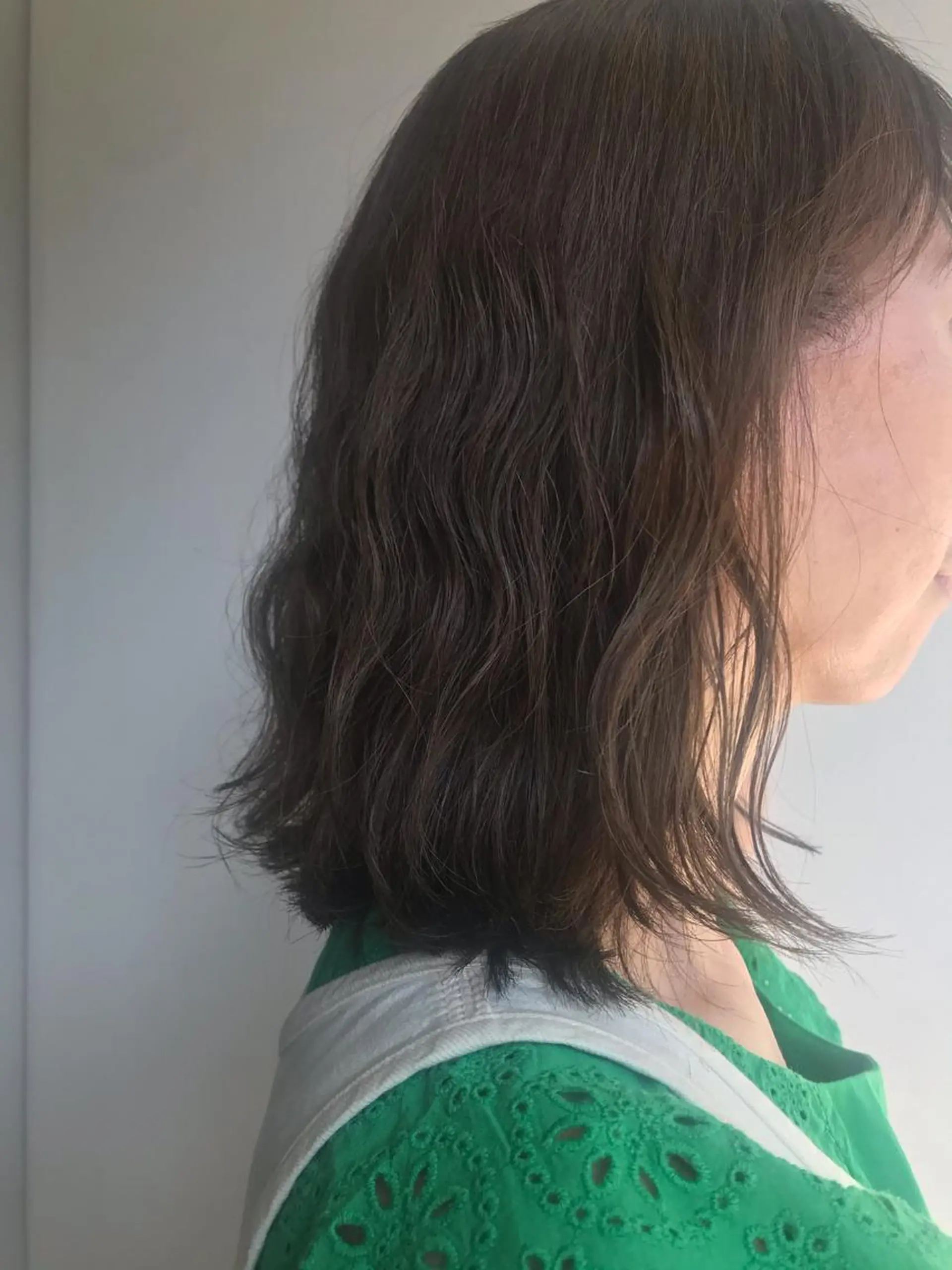 セミロング カラー パーマ アッシュ ベージュカラー 透明感カラー イルミナカラー オリーブベージュ カット les baladins du miroir所属・🍃YURI 🍃のヘアスタイル