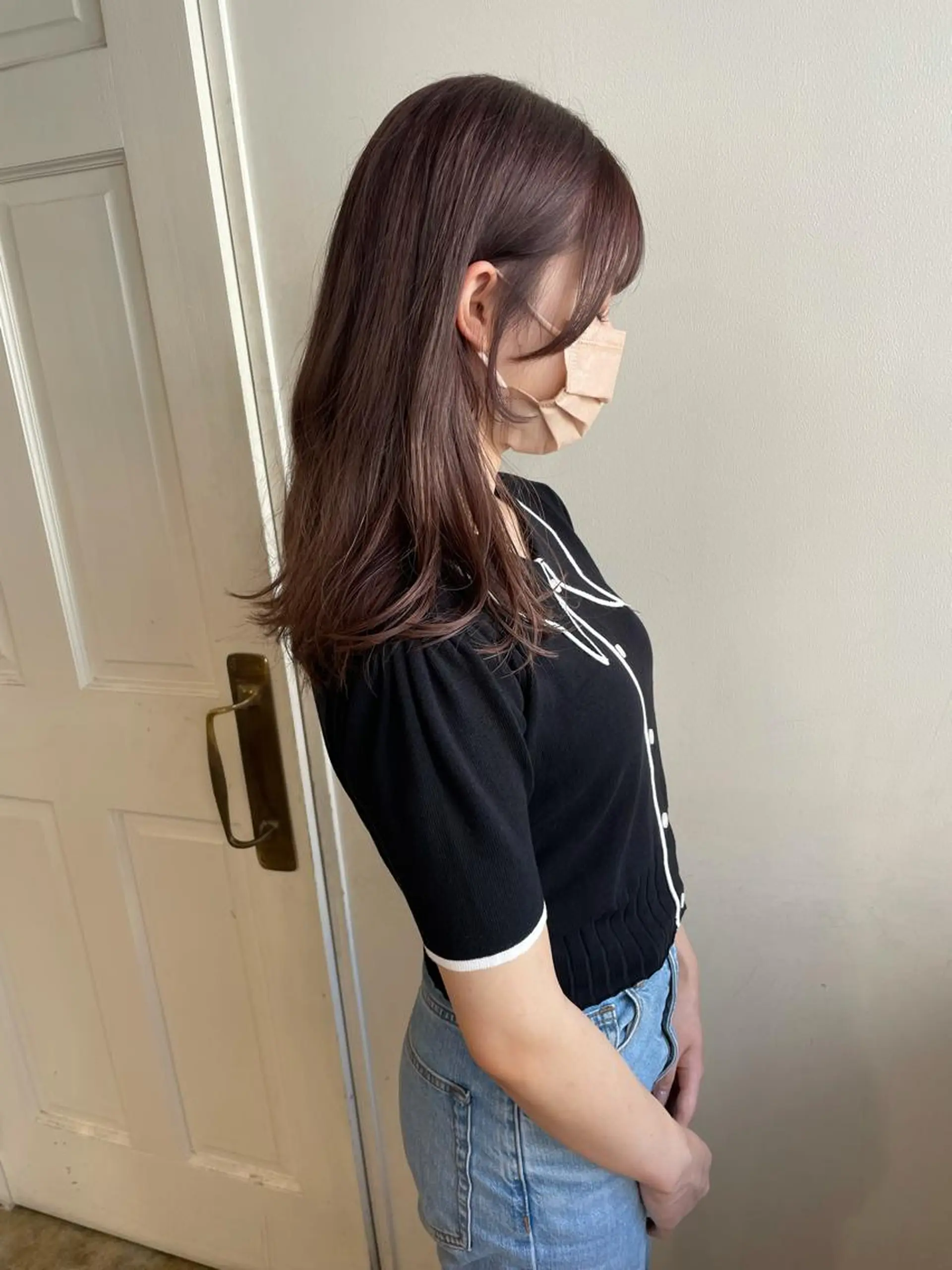 セミロング カラー ベージュカラー ブリーチ ラベンダーカラー ラベンダーベージュ 小顔カット カット ヘアカラー トリートメント MIOベージュカラー 柔らかいカラーのヘアスタイル