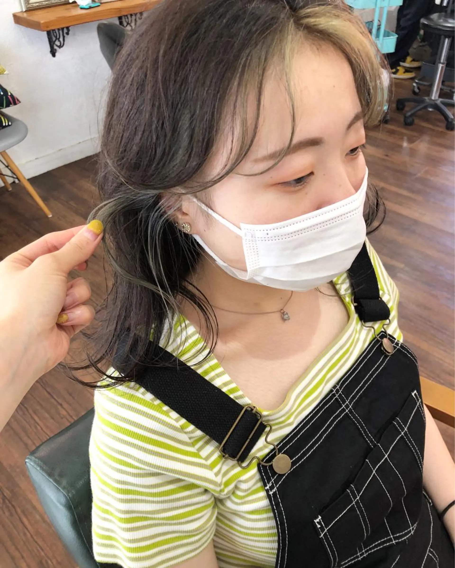 セミロング カラー ミストバング  フェイスフレーミング 江原 彩華のヘアスタイル