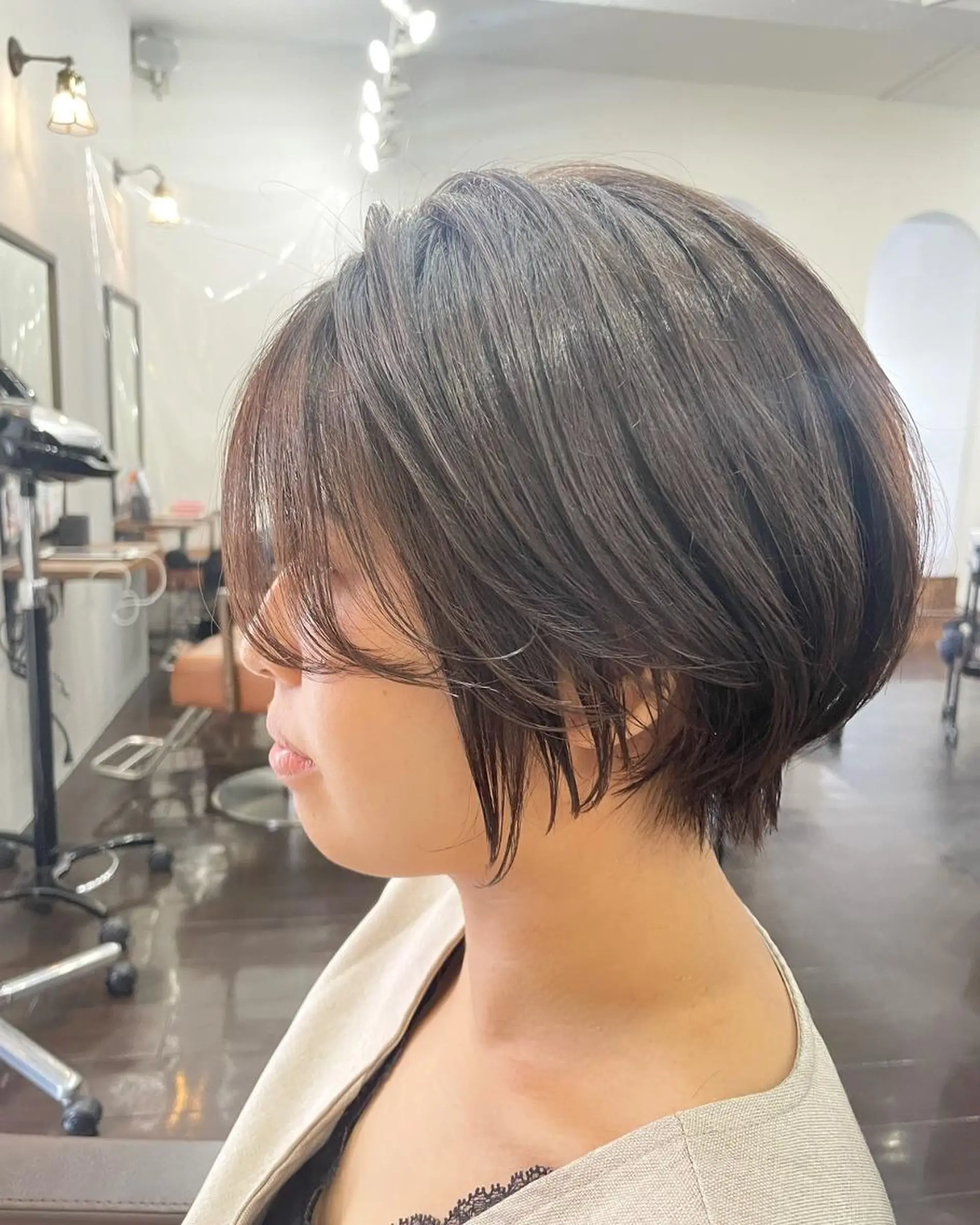 ショート パーマ カラー バレイヤージュ ブリーチ ケアブリーチ デザインカラー ダブルカラー ヘアカラー トリートメント 初めでも安心🌟 newi町田✂のヘアスタイル