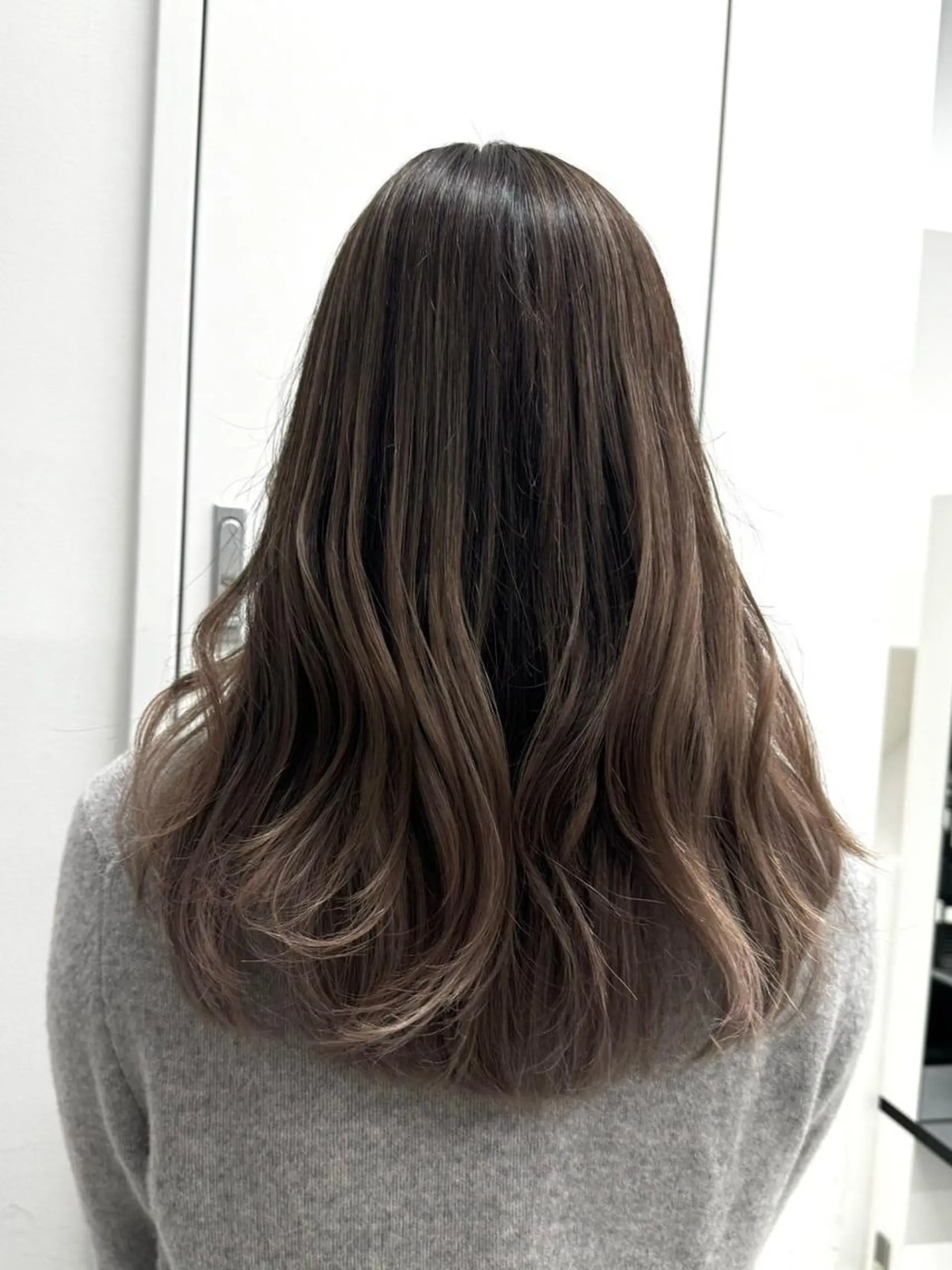 カラー ロング アディクシーカラー アッシュ ブルーカラー ダークアッシュ グレージュ 【公式】amble luxe 中野のヘアスタイル