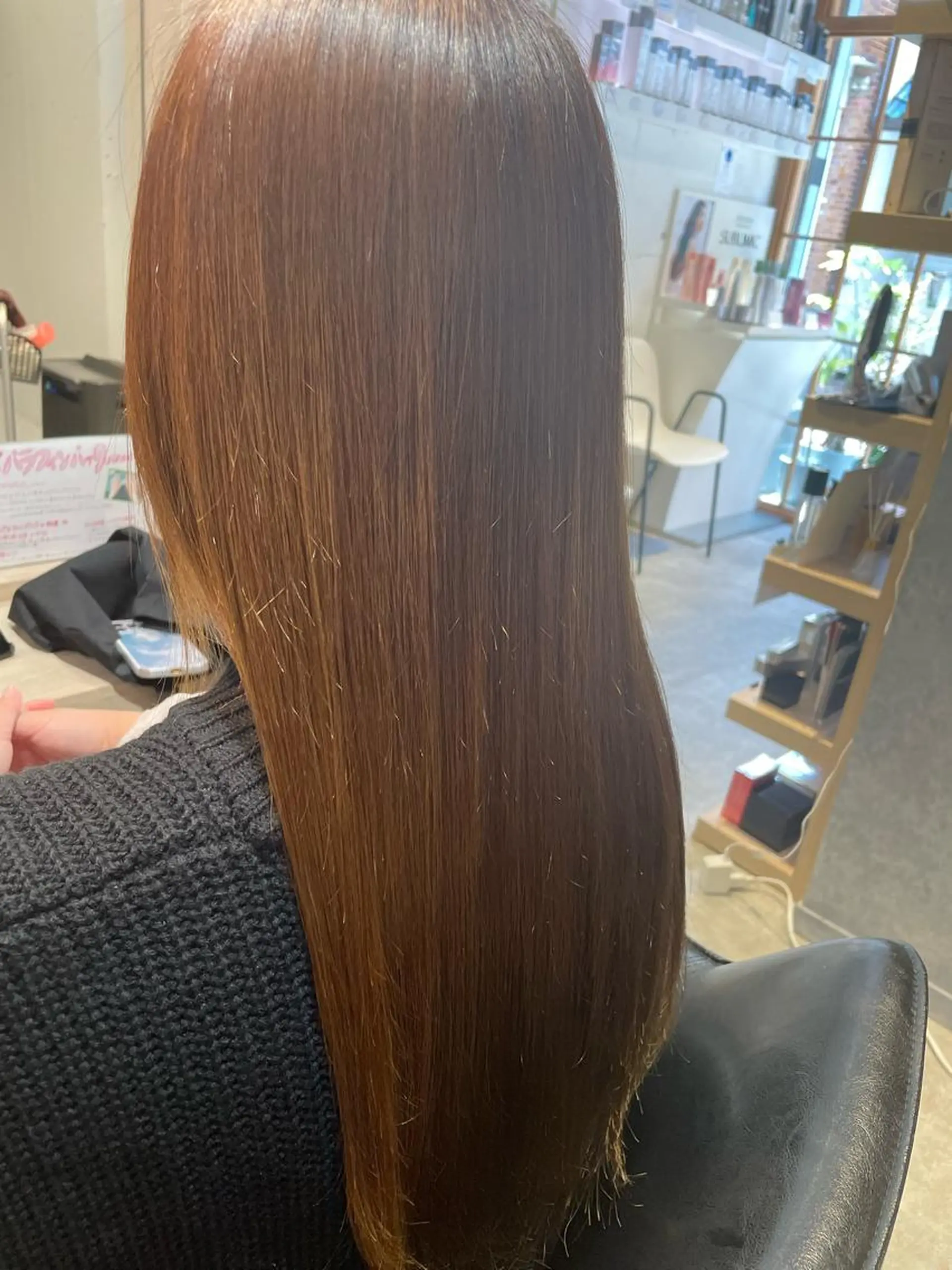 ロング 酸性ストレート AiRU hair MARINAのヘアスタイル