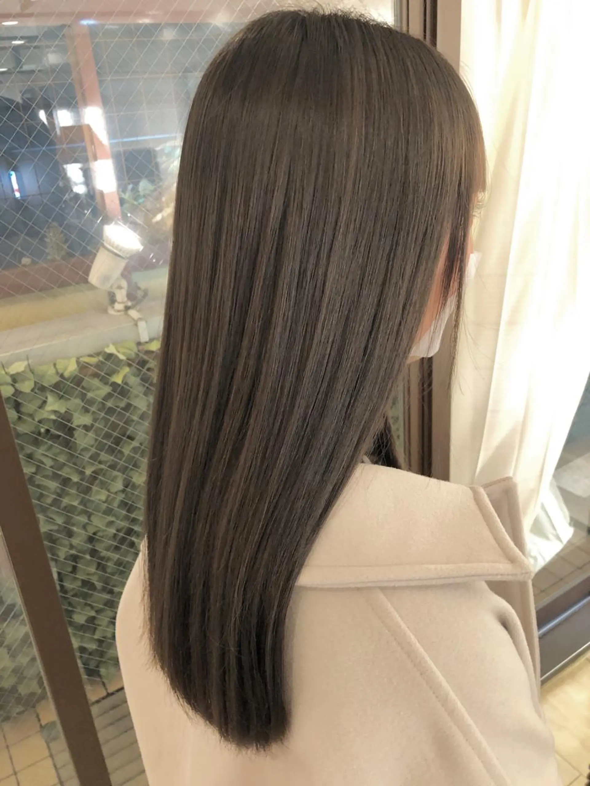 セミロング カラー カット トリートメント 🦩レイヤー|透明感 カラー🦩makoのヘアスタイル