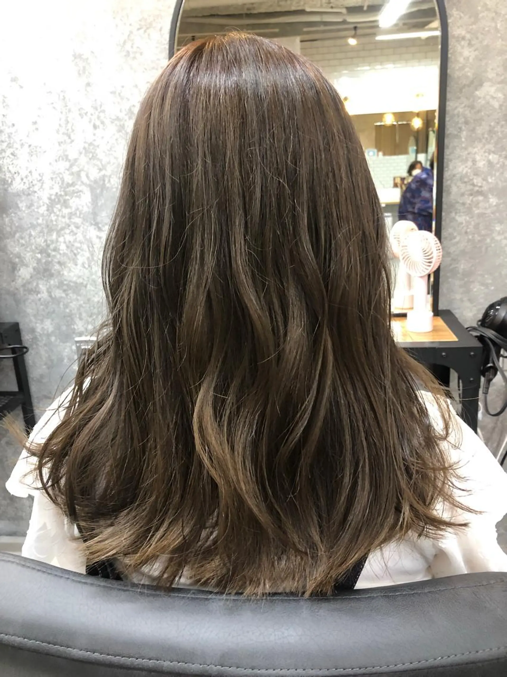 ロング カラー 細川 夕利亜のヘアスタイル
