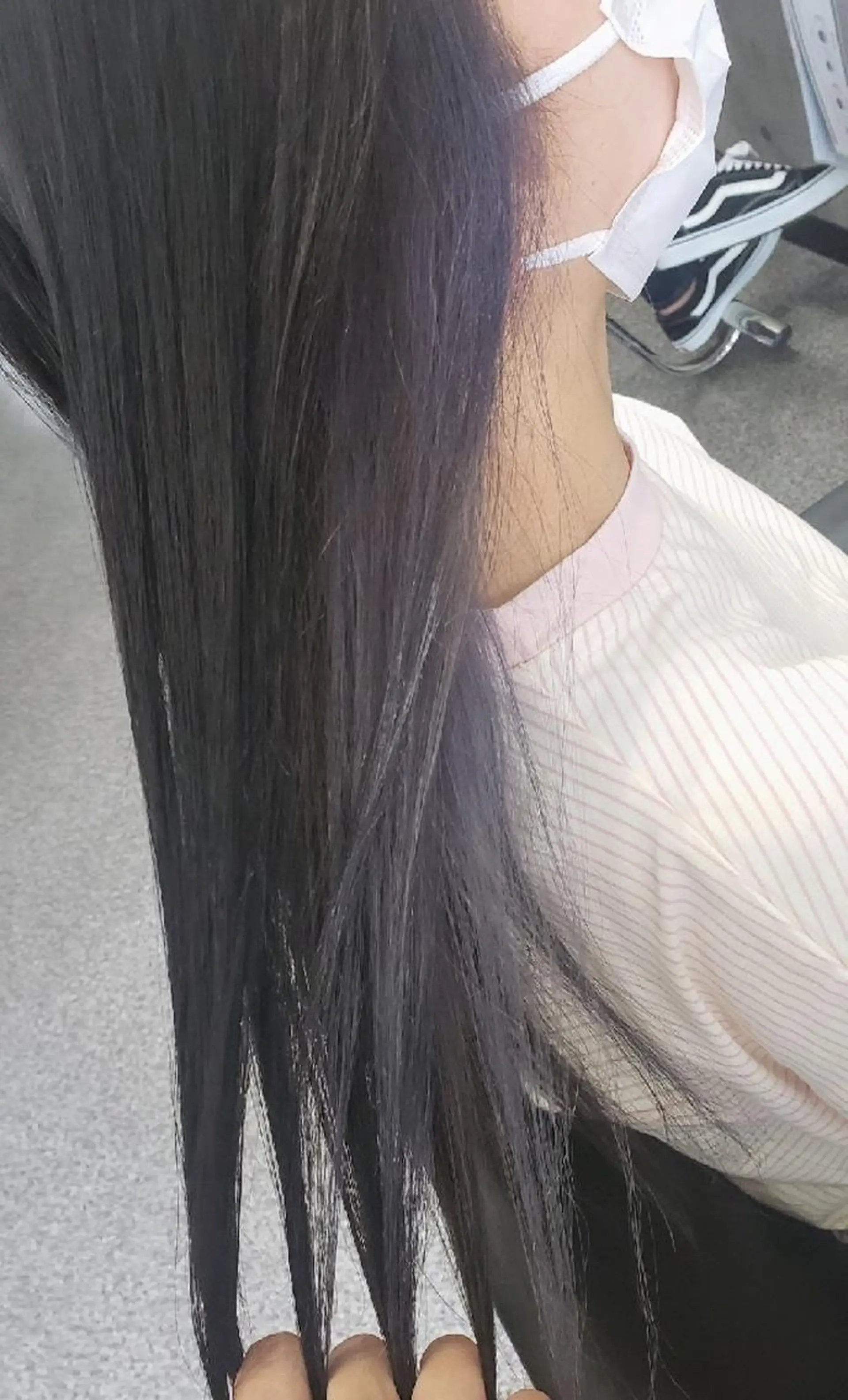 ロング カラー イヤリングカラー カット ヘアカラー トリートメント 黒田 かな子のヘアスタイル