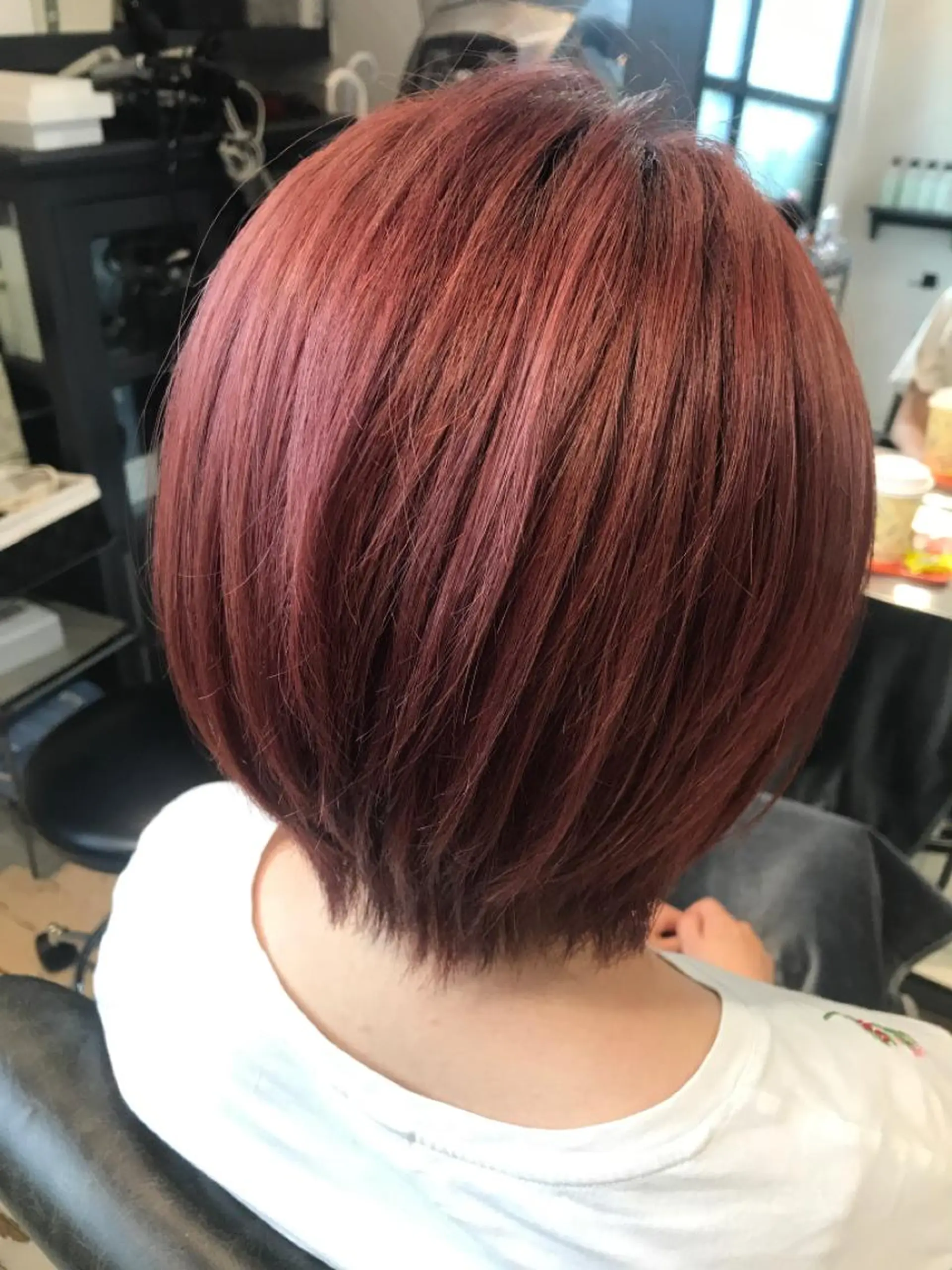 ショート カラー ブリーチ 水原 恵莉香のヘアスタイル