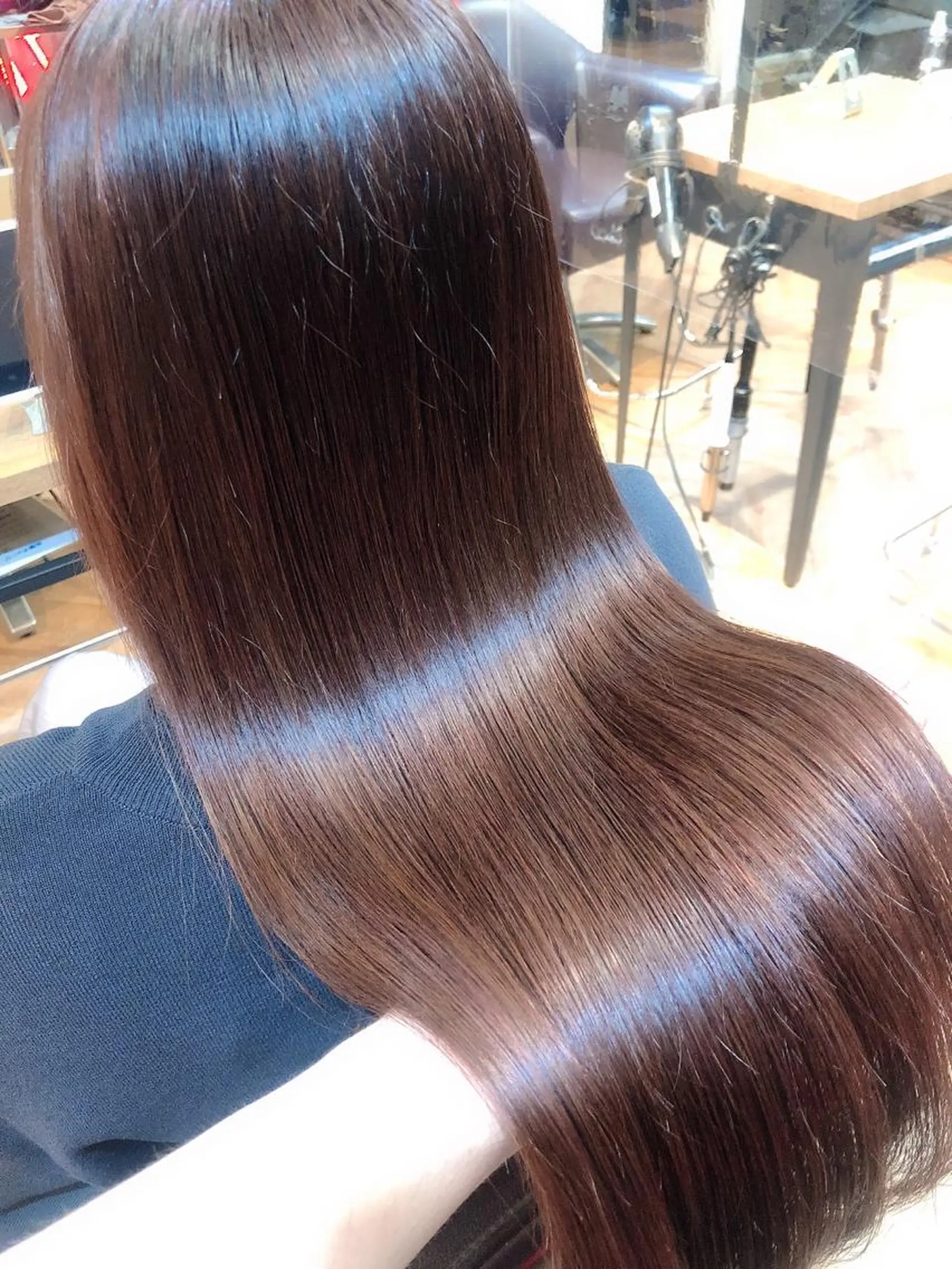 ロング カラー カット ヘアカラー トリートメント 韓国🇰🇷レイヤー 映える顔周り🩷のヘアスタイル