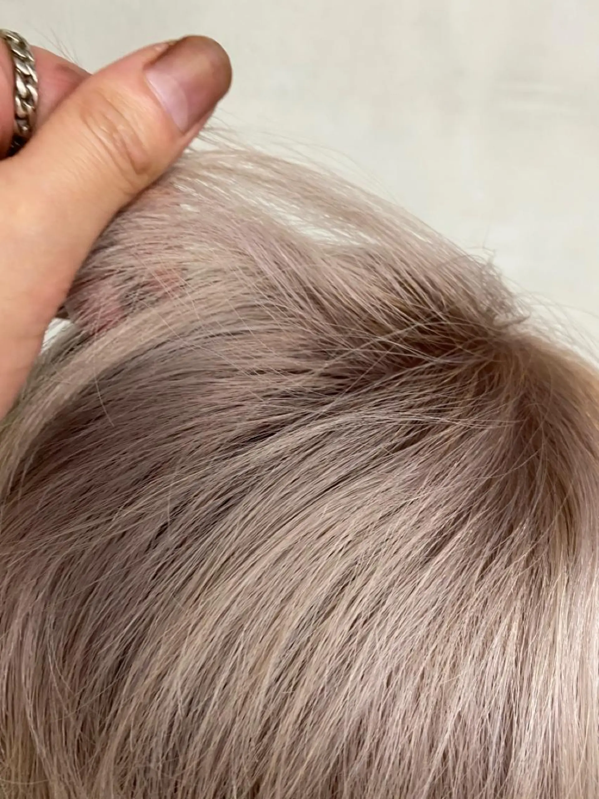 ショート カラー パーマ ヘアアレンジ メンズ キッズ ネイル マツエク・マツパ ベージュカラー ホワイトベージュ ホワイト カット ヘアカラー 🌸グレージュ/ ベージュ🌸yutaのヘアスタイル