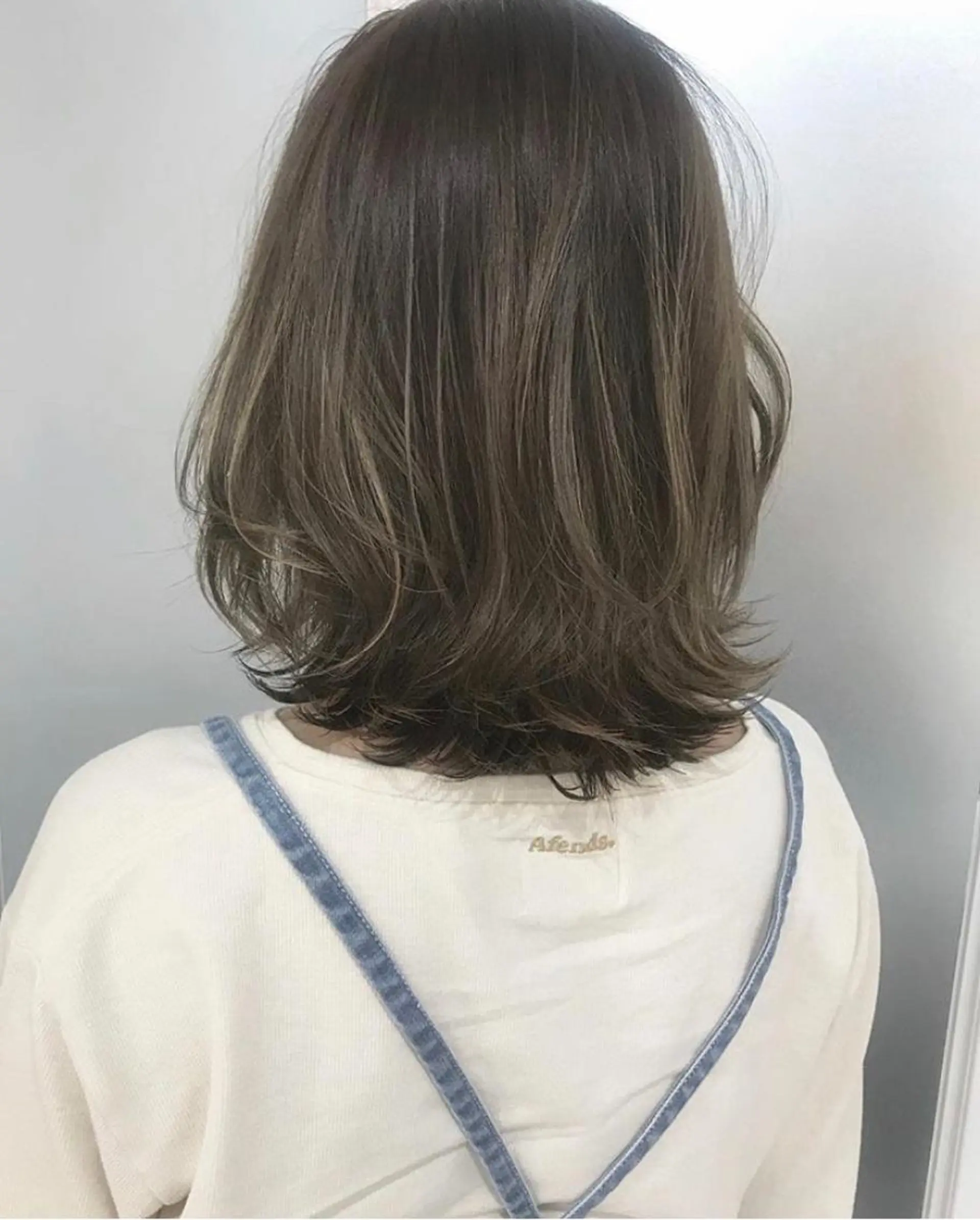 ミディアム 米津 優花のヘアスタイル