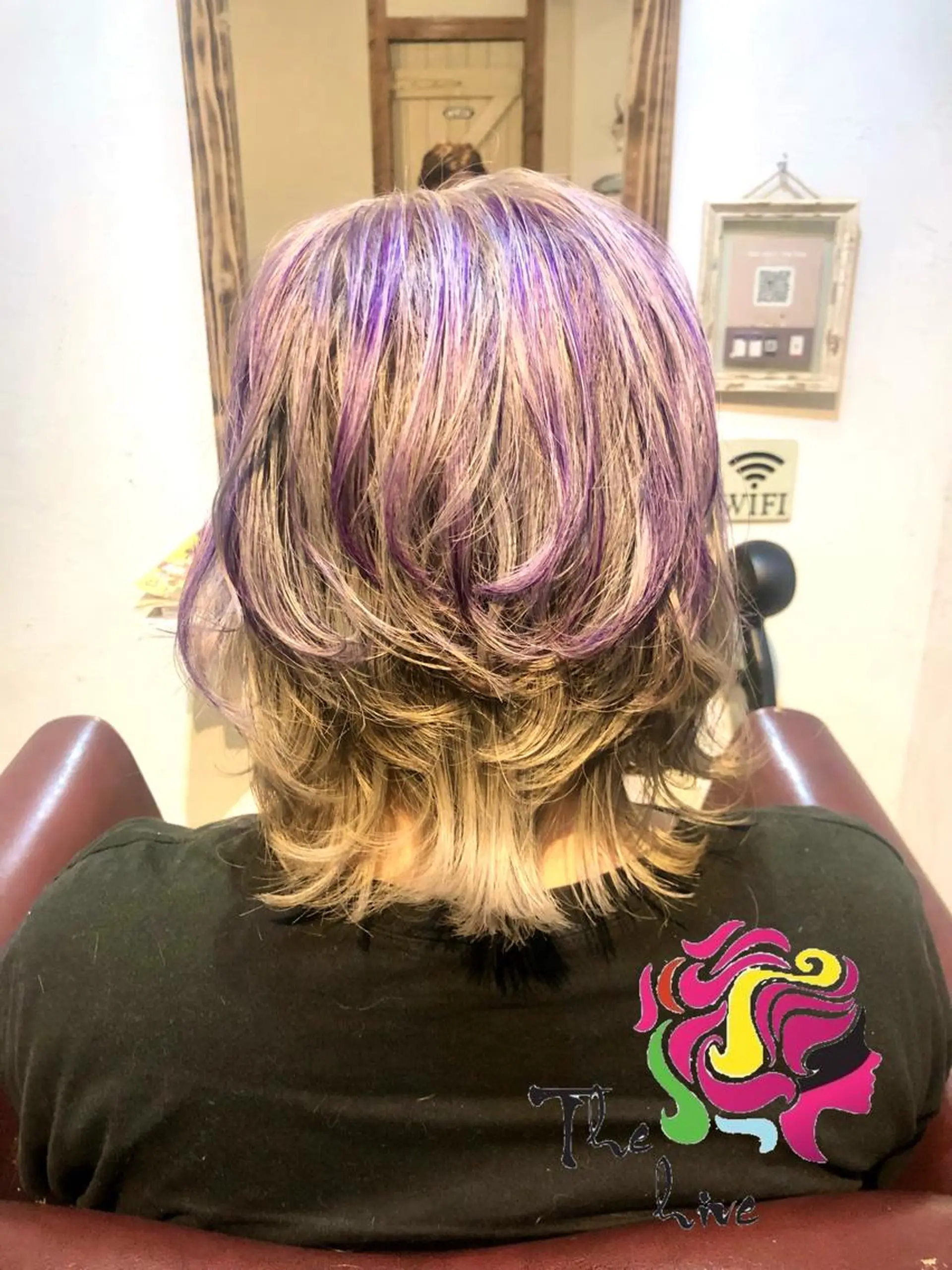 ミディアム カラー ハイライトカラー シルバー ホワイトシルバー ハイライト カット ヘアカラー Hair salon The  hiveのヘアスタイル