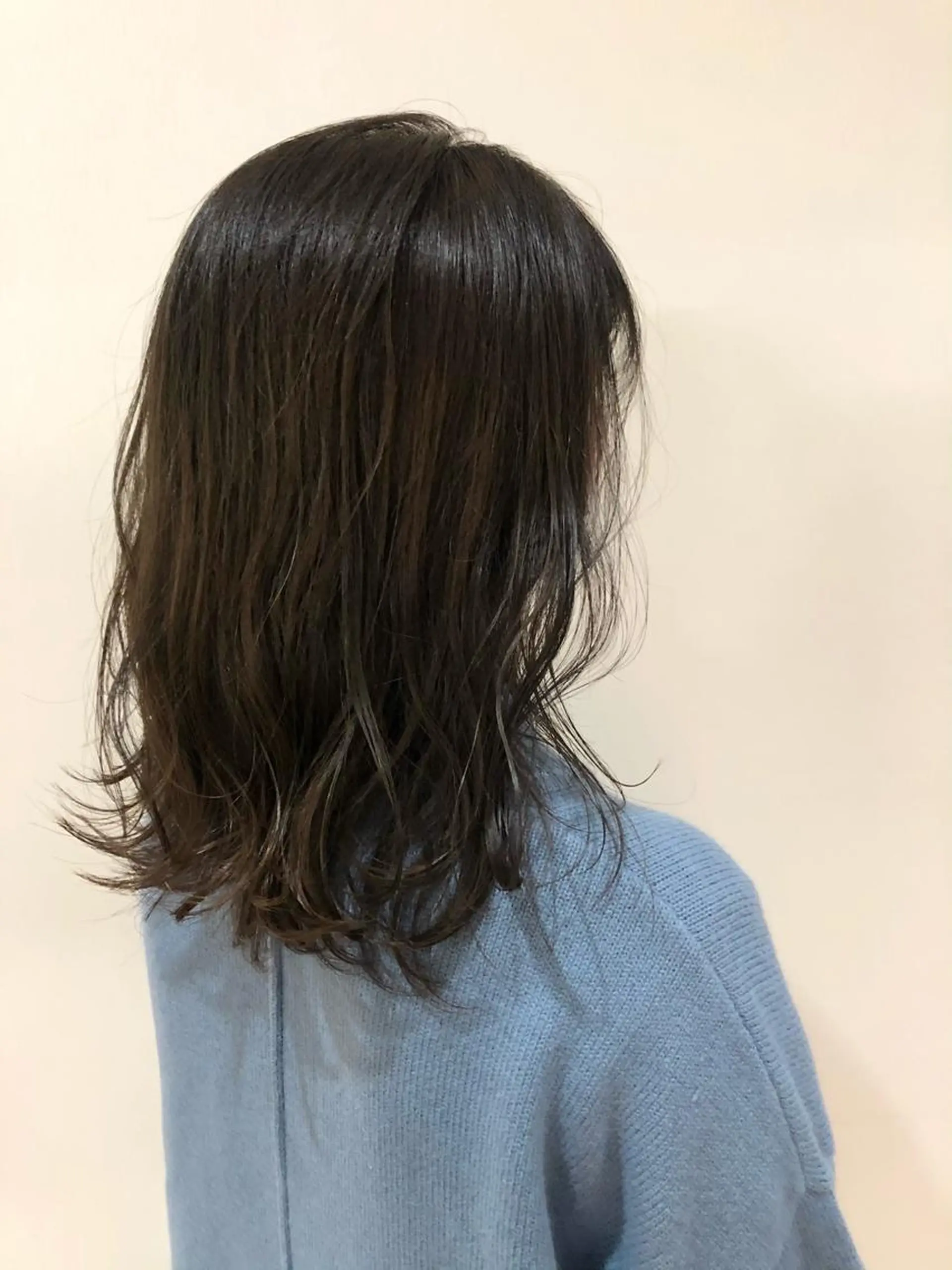 ミディアム カラー 相原 美咲のヘアスタイル