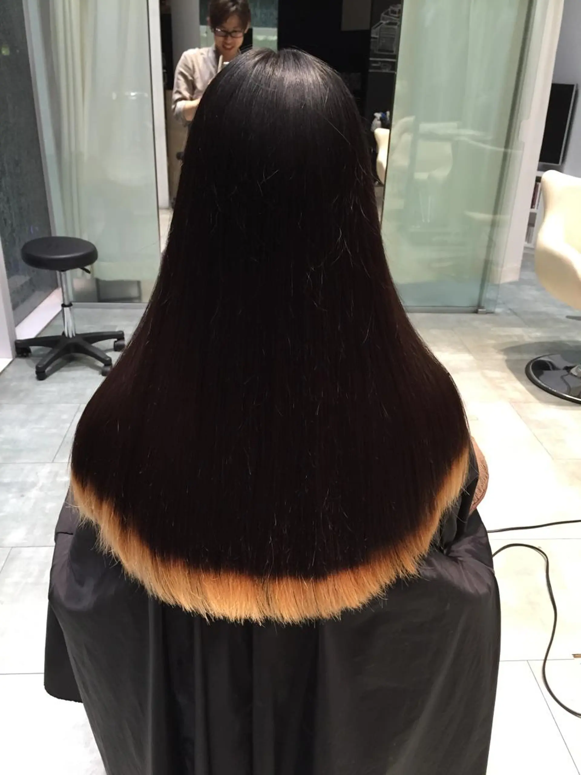 ロング カラー ブリーチ Re:ta KANZOのヘアスタイル