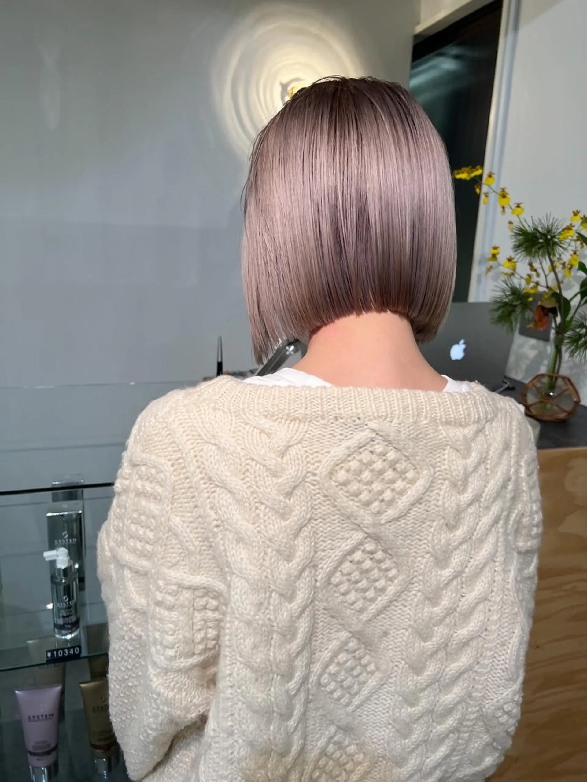 ミディアム カラー カット ヘアカラー 顔周りレイヤー/韓国 ブリーチminamiのヘアスタイル