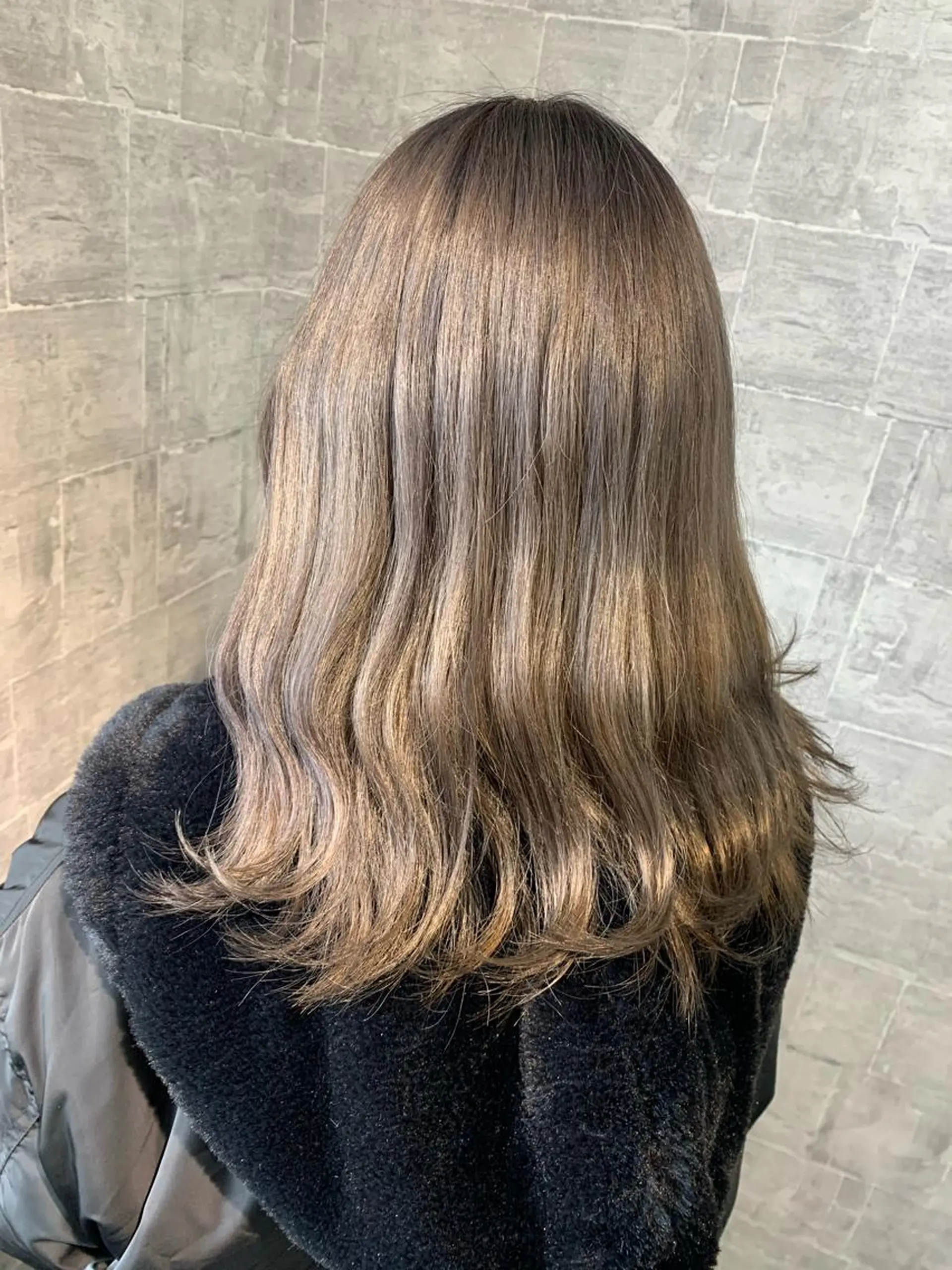 ロング ハイライト 髪質改善 韓国風ヘア 縮毛矯正 ank classic hair【アンククラシックヘアー】所属・バレイヤージュ ハイライト　齋藤祐哉のヘアスタイル