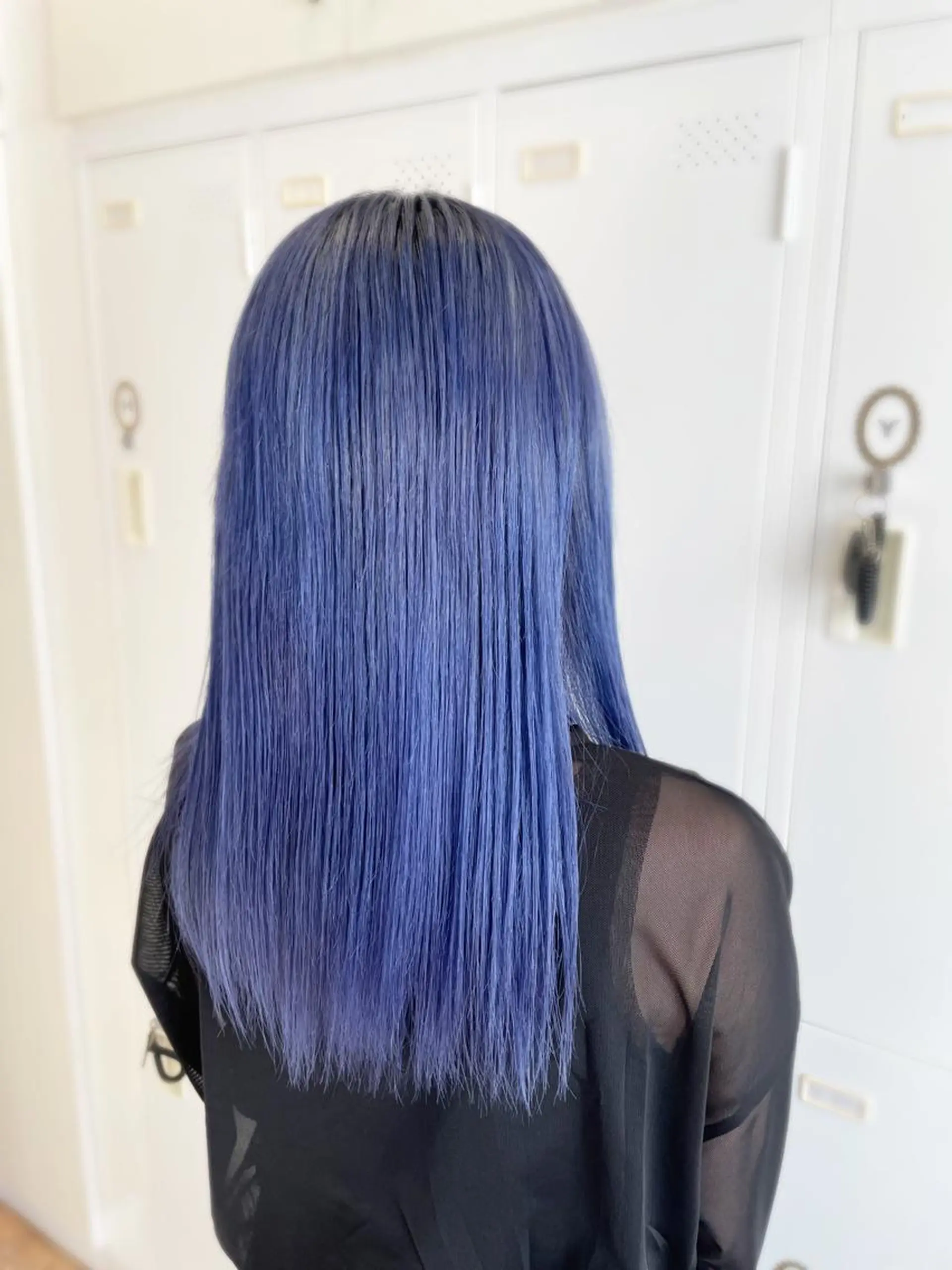 セミロング カラー ブルーカラー ハイトーンカラー 大阪長居🌱野見山 卓也のヘアスタイル