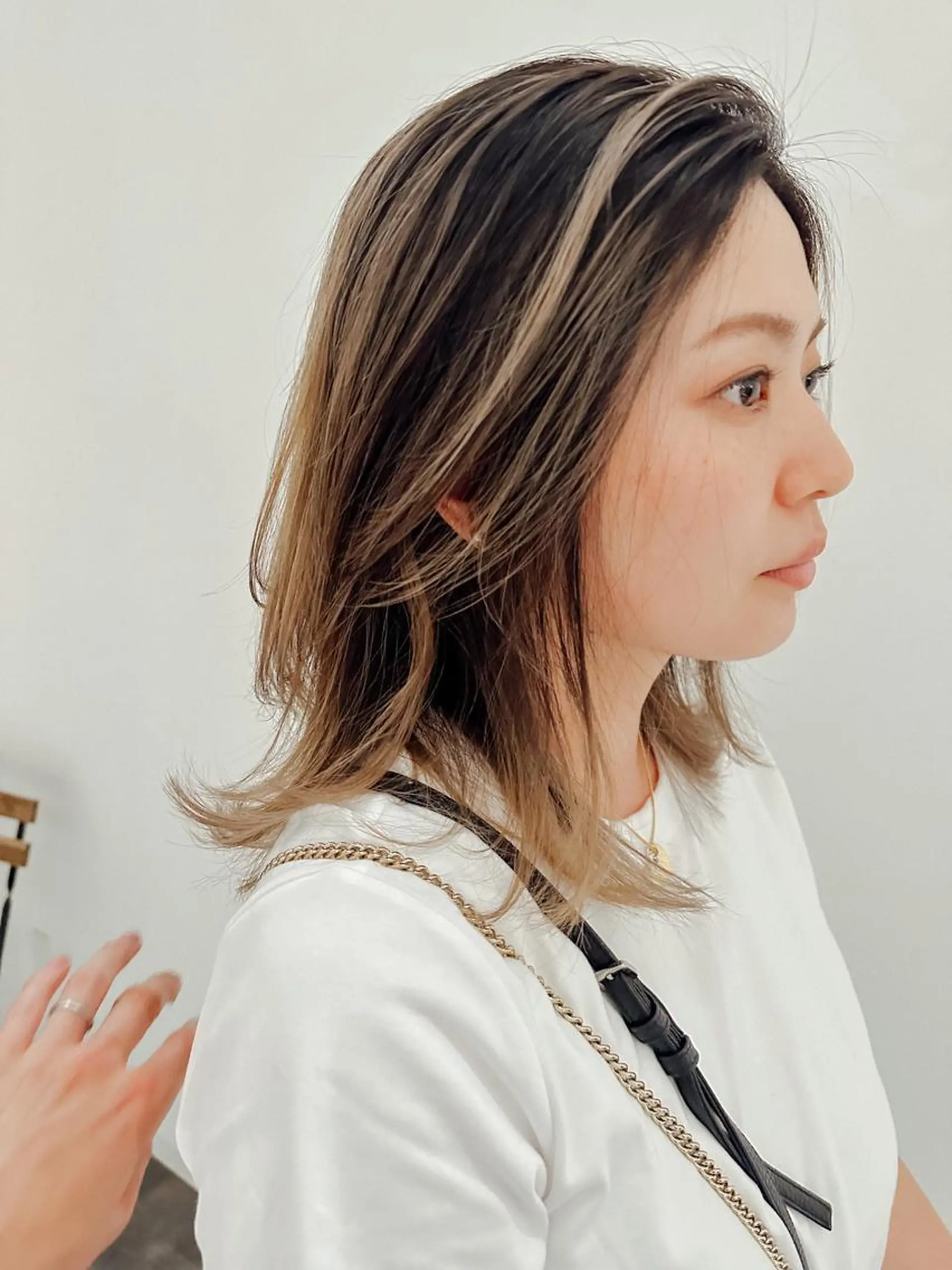 ミディアム カラー バレイヤージュ レイヤーカット ハイトーンカラー RYUのヘアスタイル