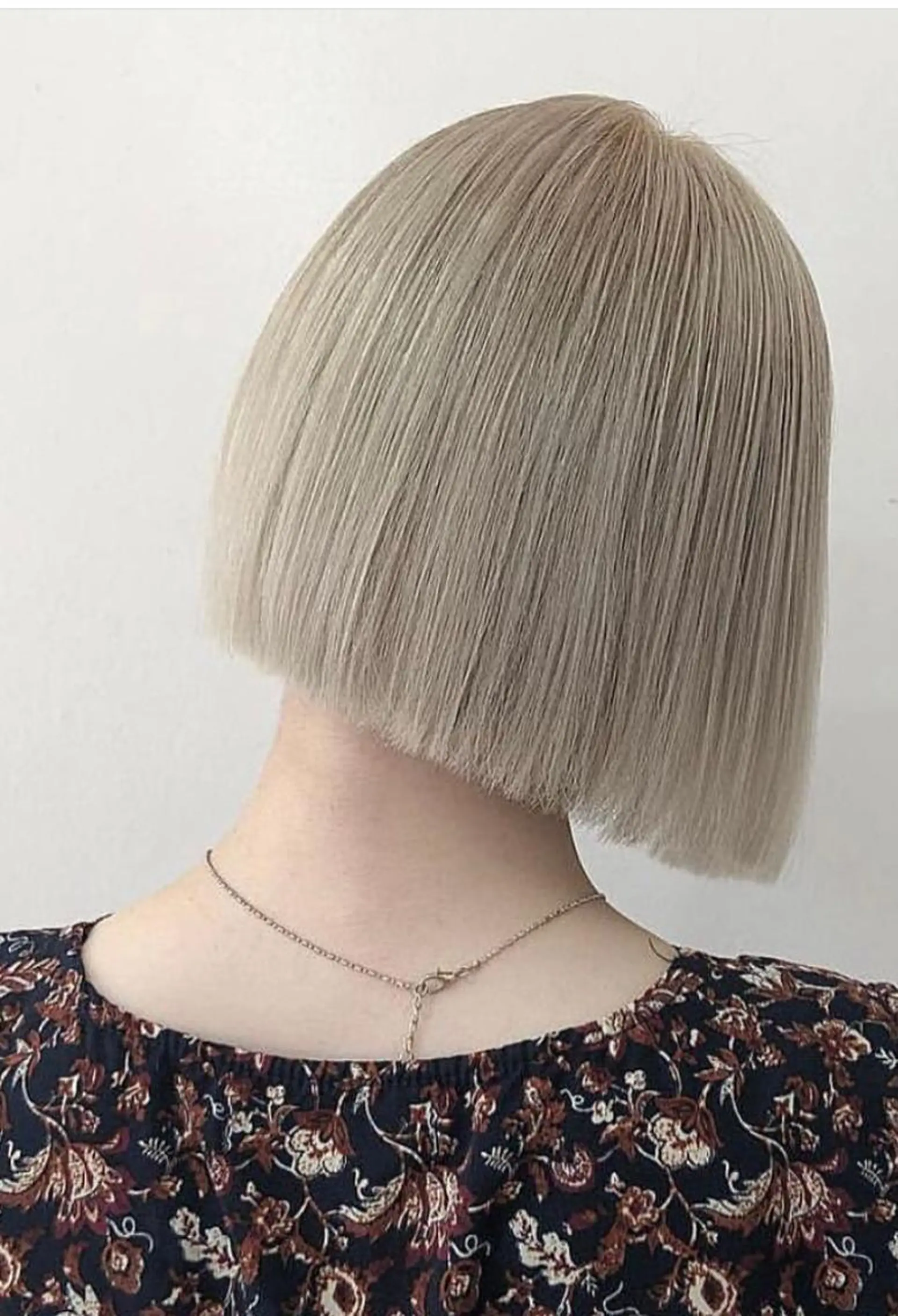 ショート カラー YEAU　PLUS所属・極上の艶髪 RINAのヘアスタイル