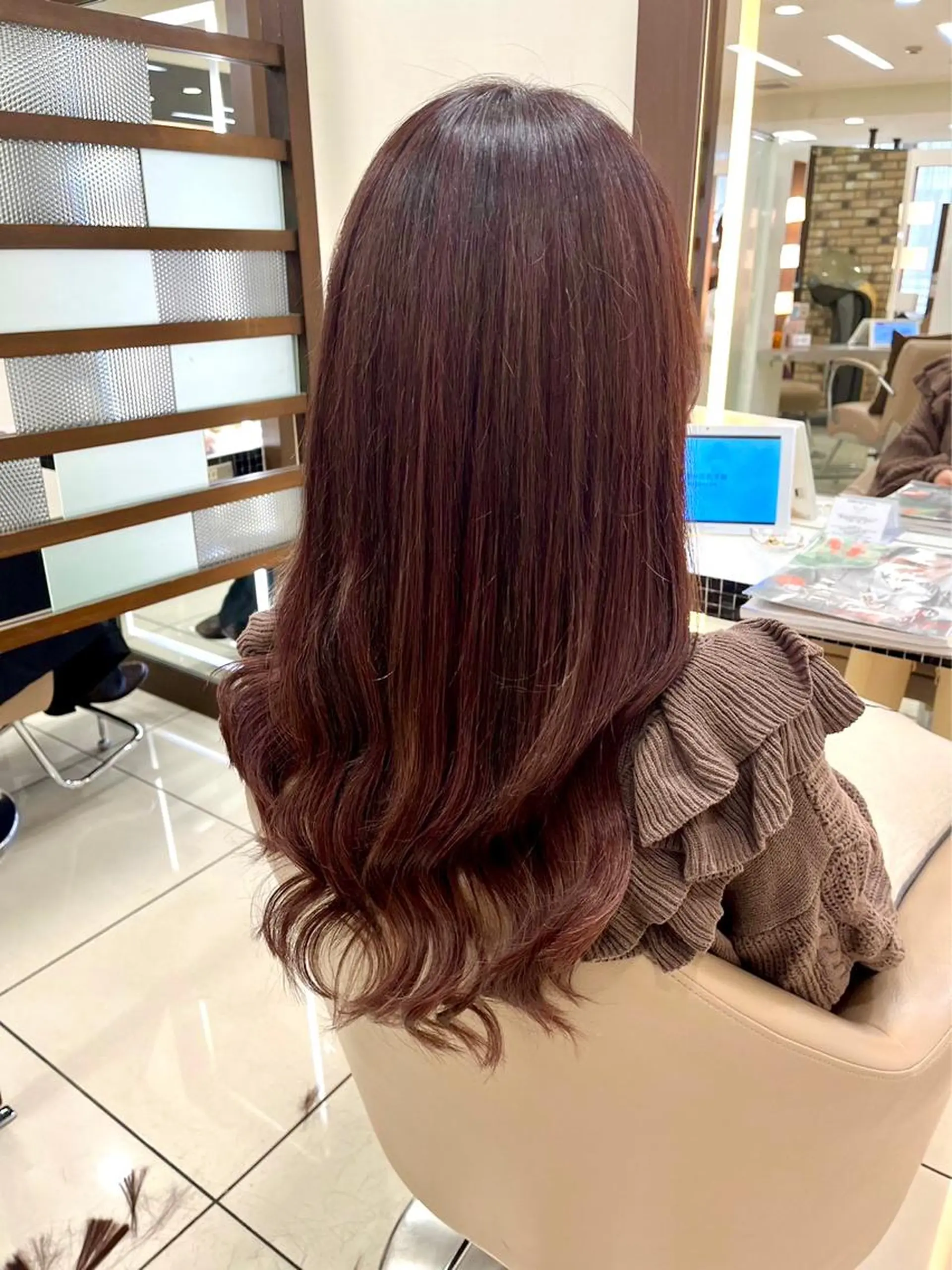 ミディアム カラー 羽エクステ/シール エクステ/横浜駅5分のヘアスタイル