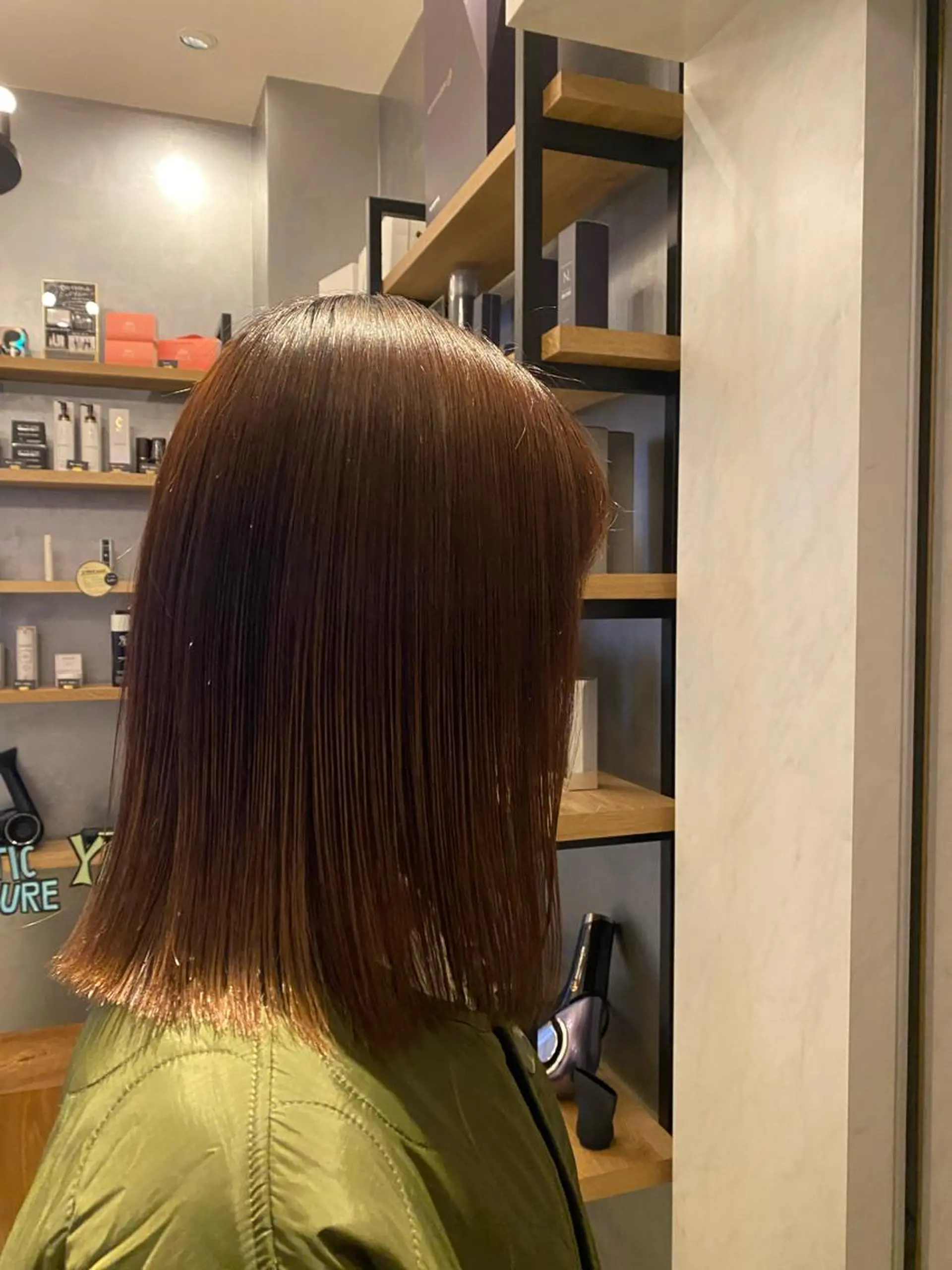 ミディアム 羽根 ひよりのヘアスタイル