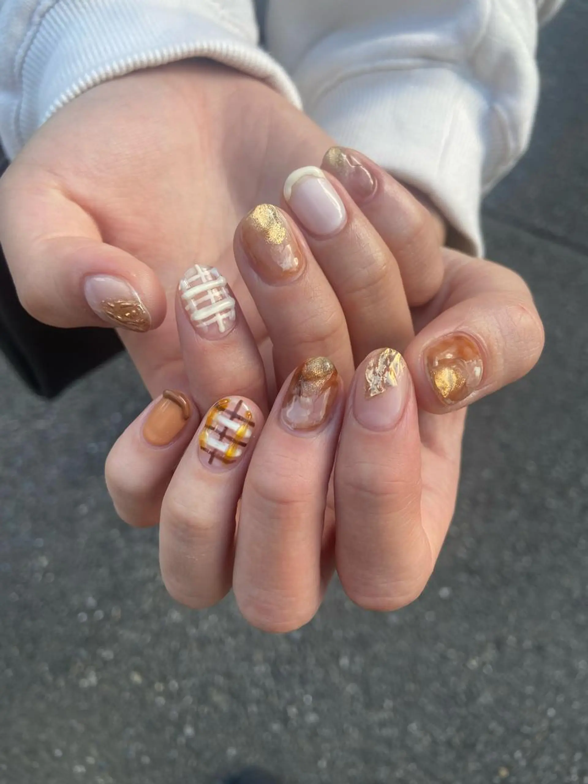 ネイル アートネイル ブラウン ミラーネイル ニュアンスネイル . unffのネイルデザイン