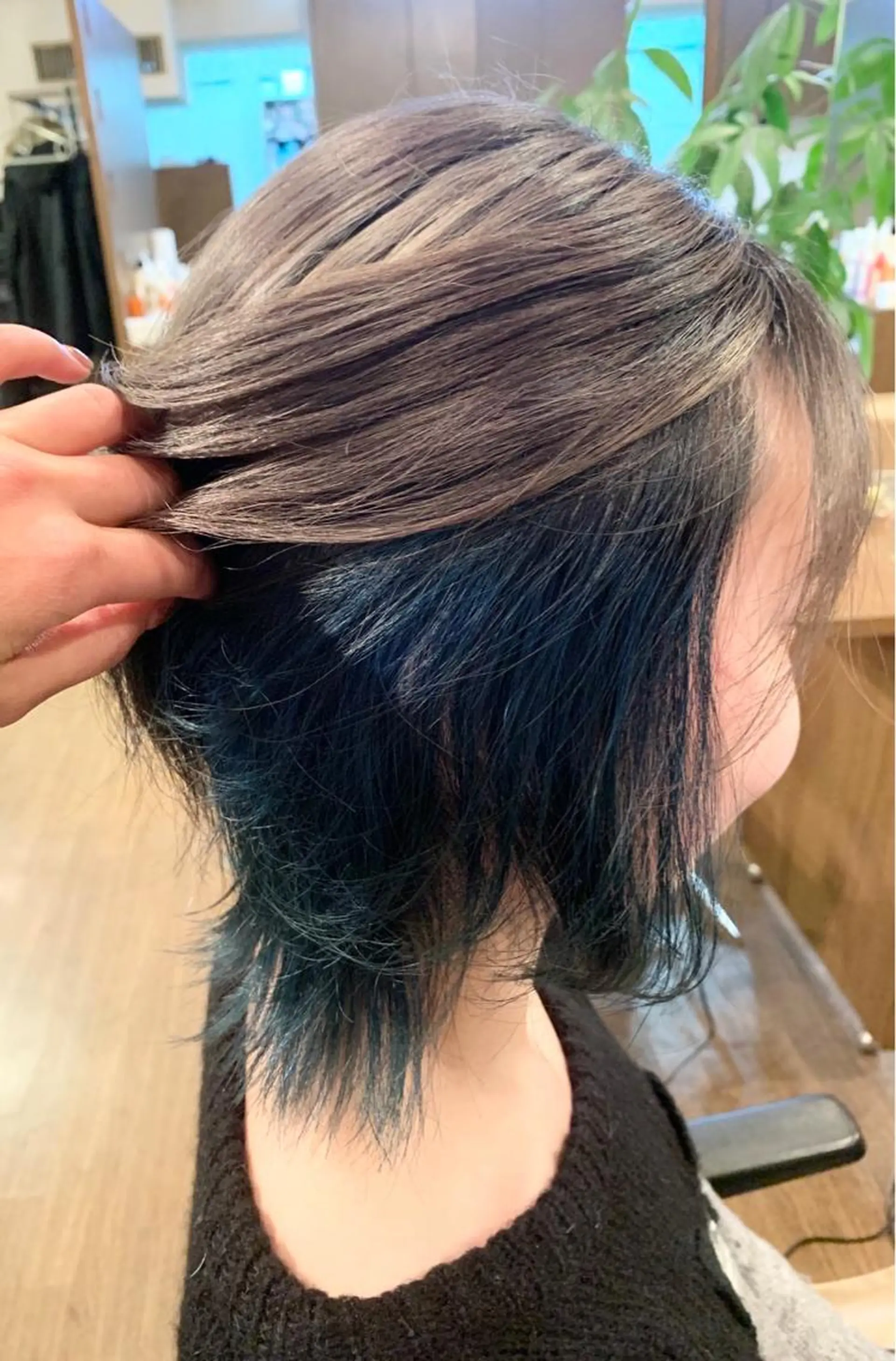 ミディアム カラー coupe ciseauxのヘアスタイル